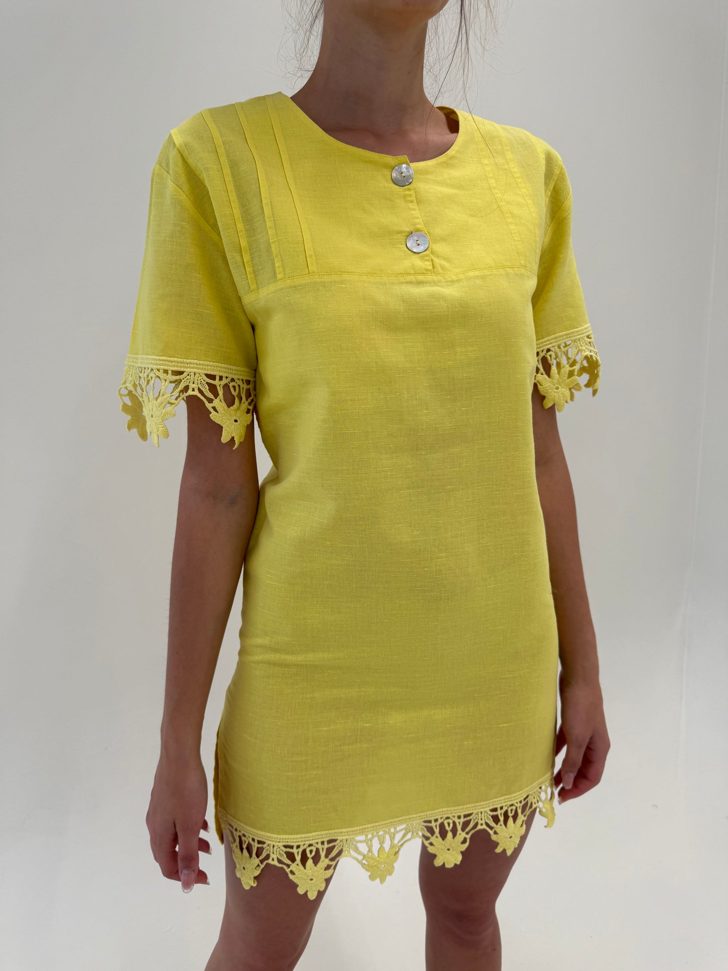 Rochie mini de plajă lemon green cu dantelă macrame din in premium