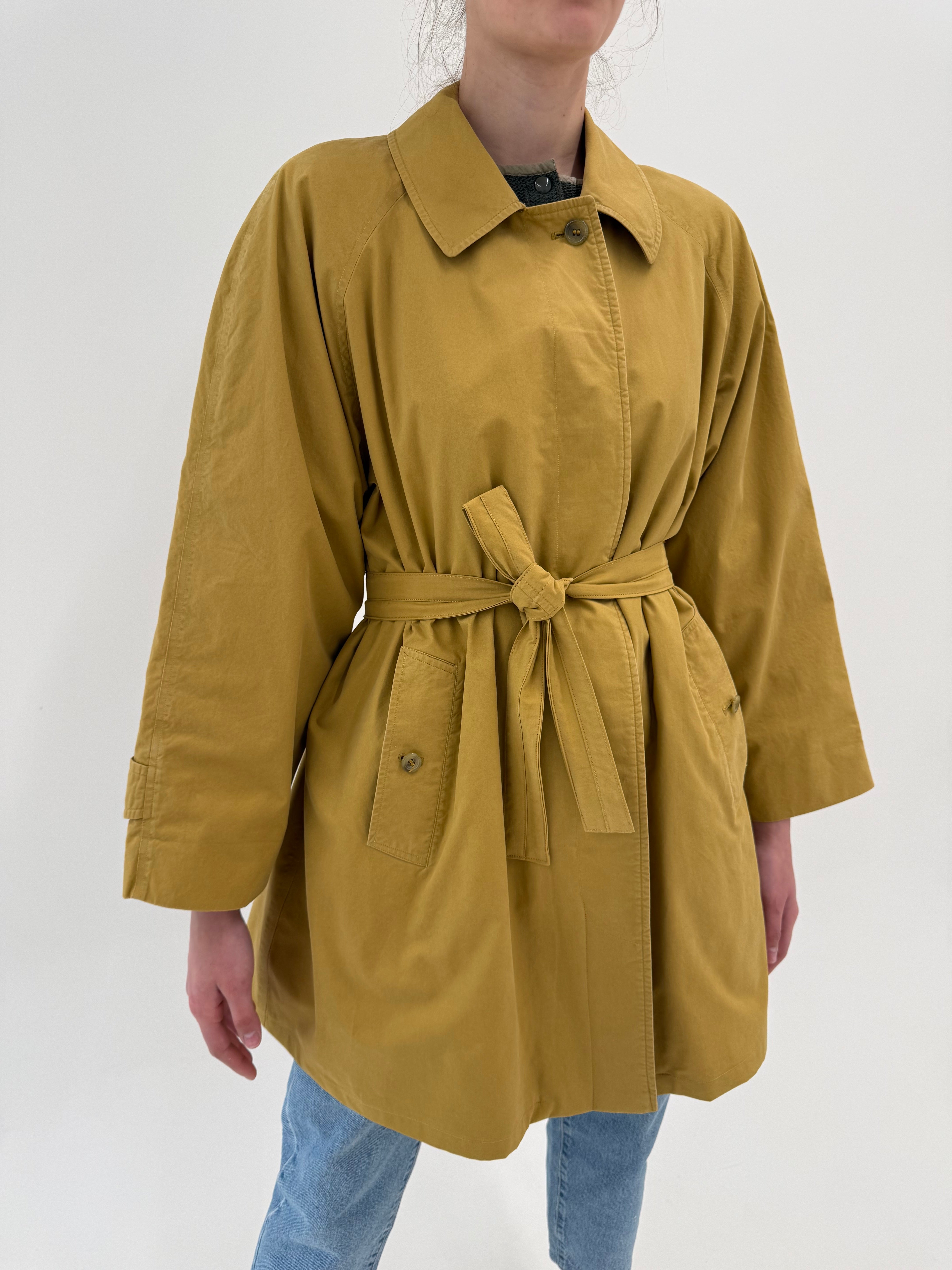 Burberry 　80サイズ Trench vintage Burberry în croi clasic cu talie reglabilă marcată