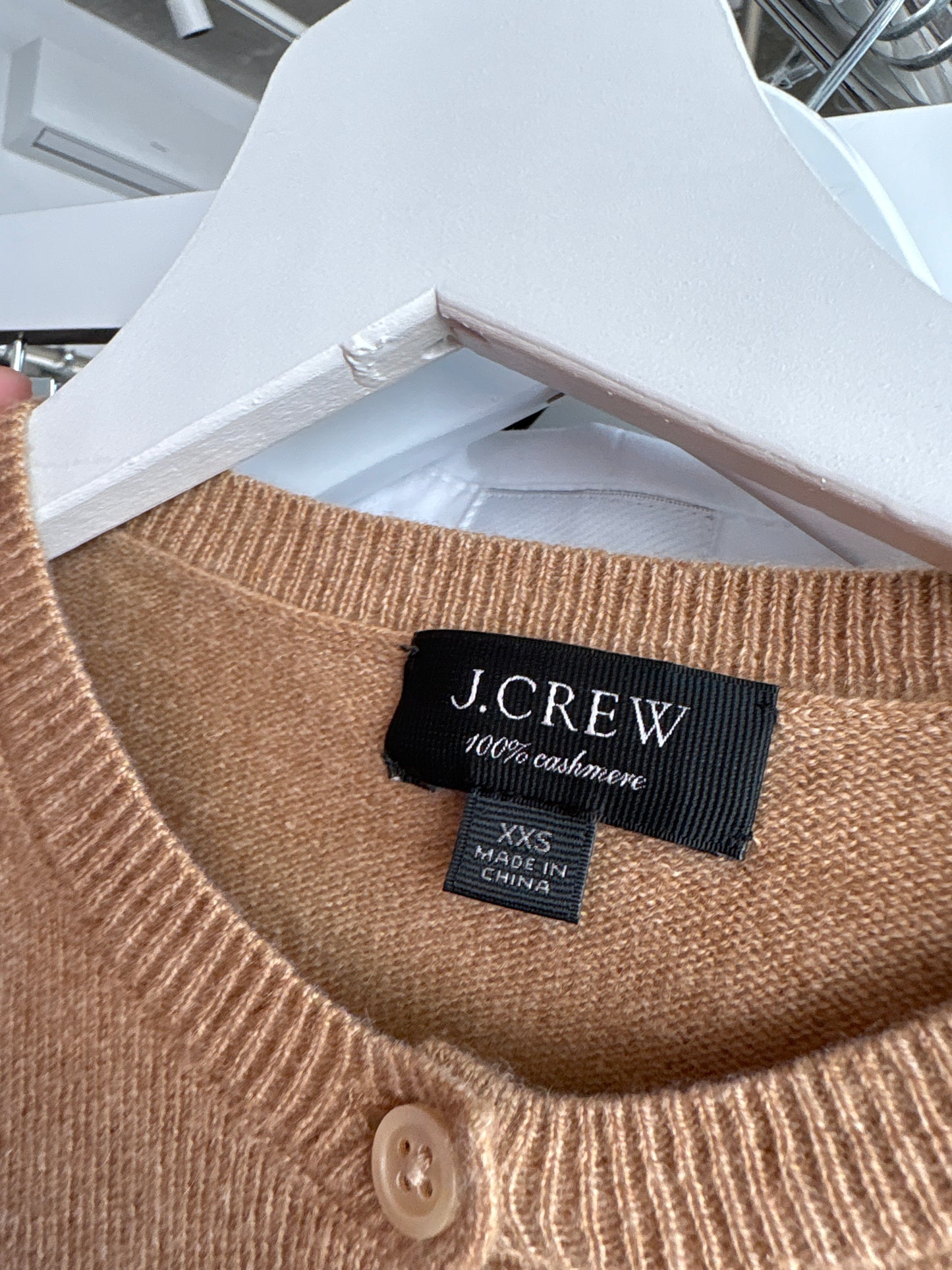 Cardigan camel din cașmir în croi cambrat