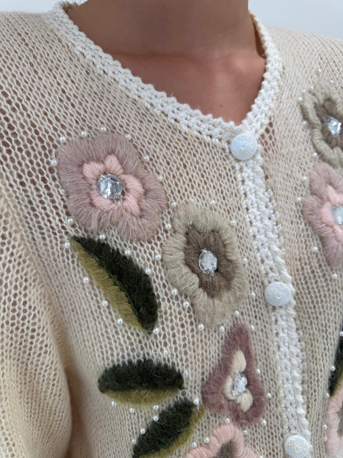 Cardigan vintage bijuterie cu broderie manuală și aplicații din super kid mohair