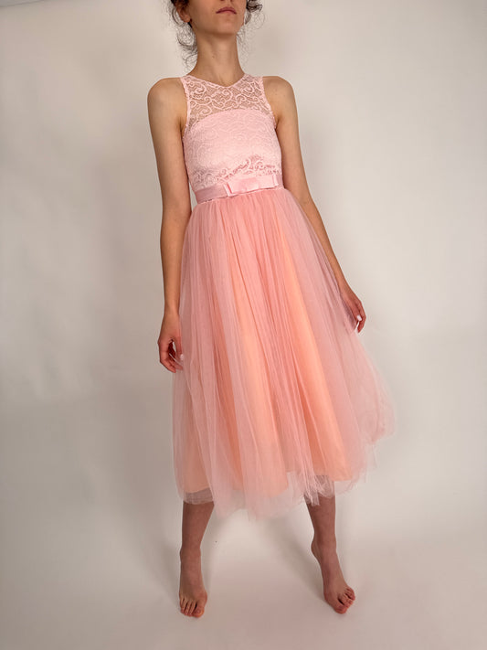 Rochie superbă powder pink in croi de ani 50