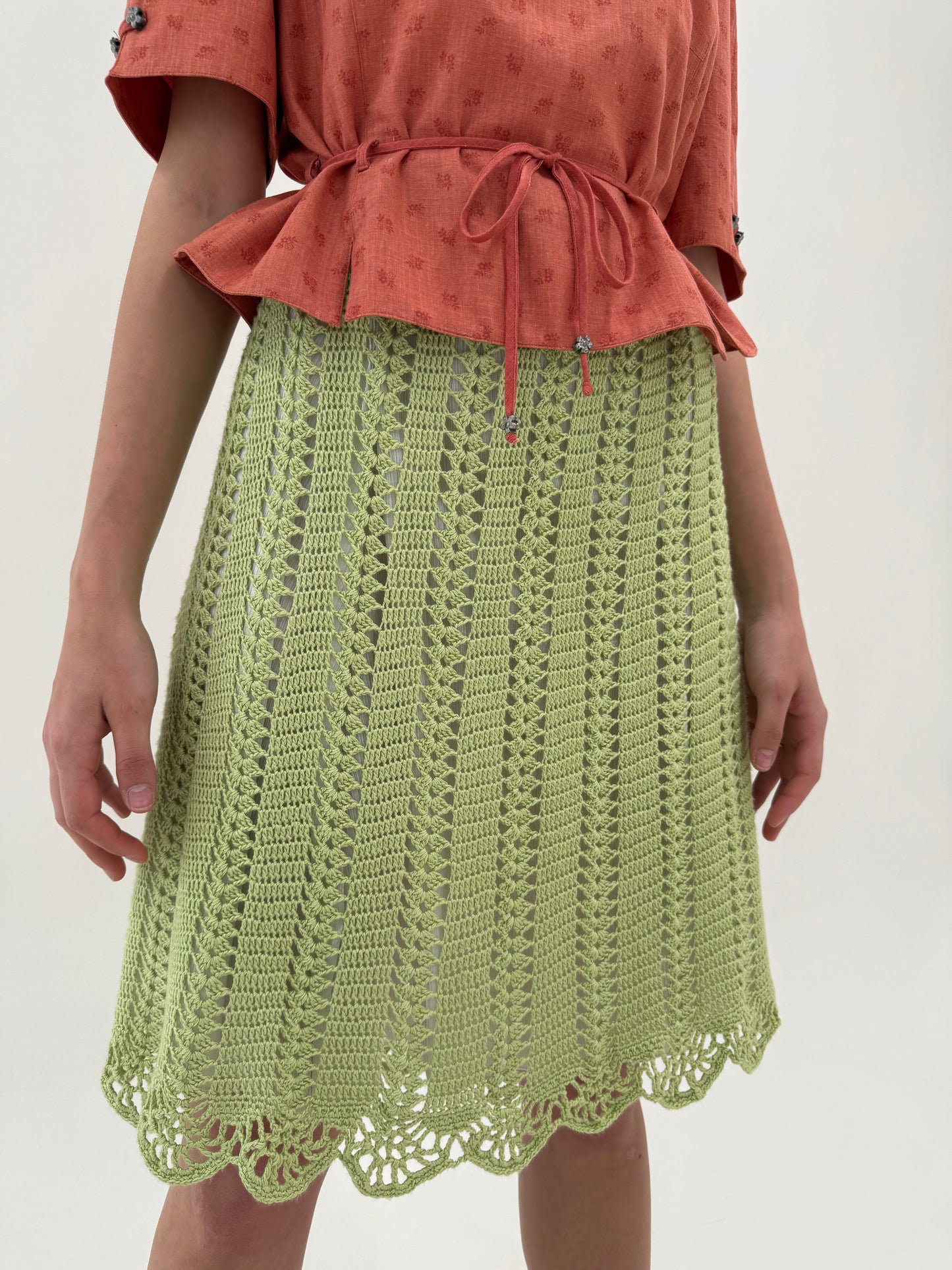 Fustă vintage tip macrame lucrată manual verde crud cu talie elastică