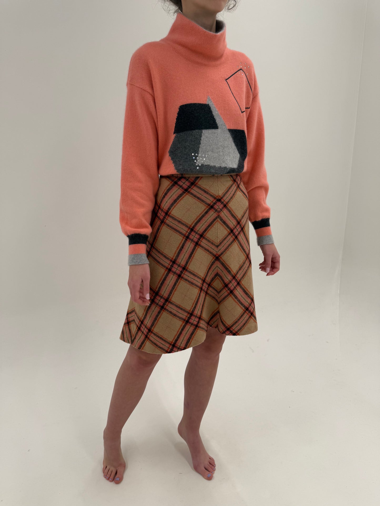 Fustă camel în bie din lana groasă în carouri burgundy ai roz
