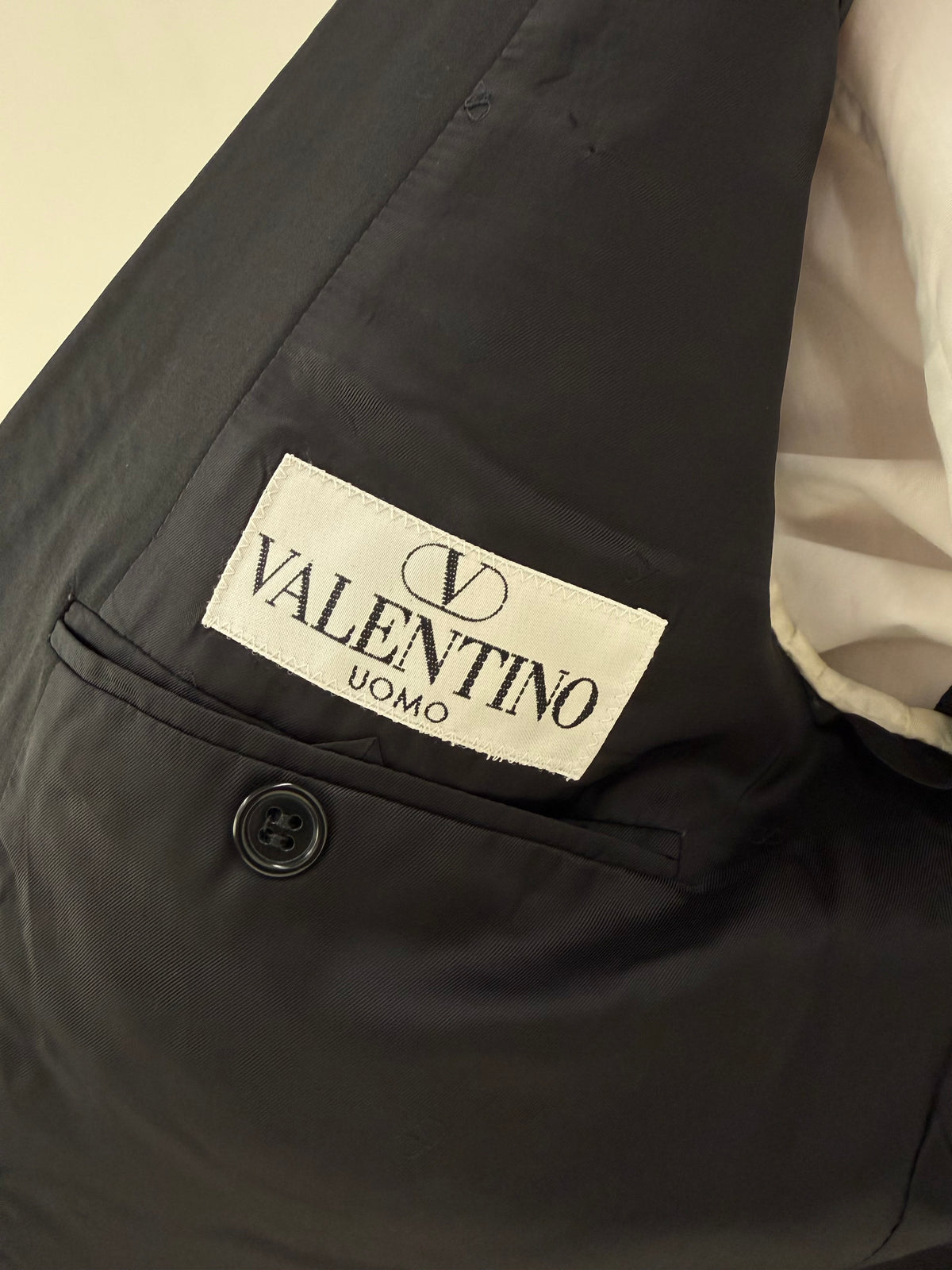 Sacou Valentino vintage nou cu eticheta din lana extrafina și nasturi metalici aurii