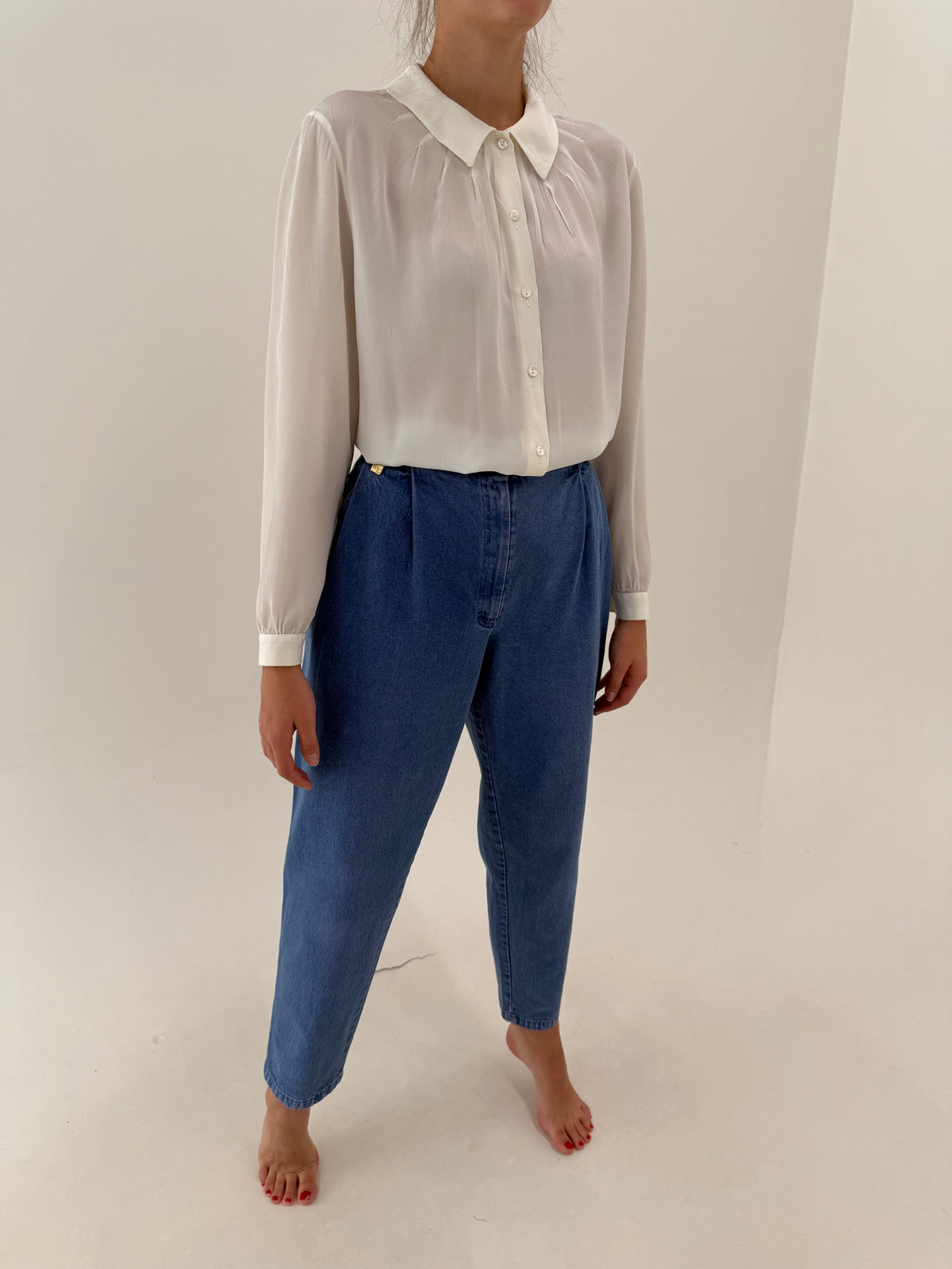 Jeans vintage tall classic wash cu talie ultra înaltă dad fit cu solduri generoase și pense