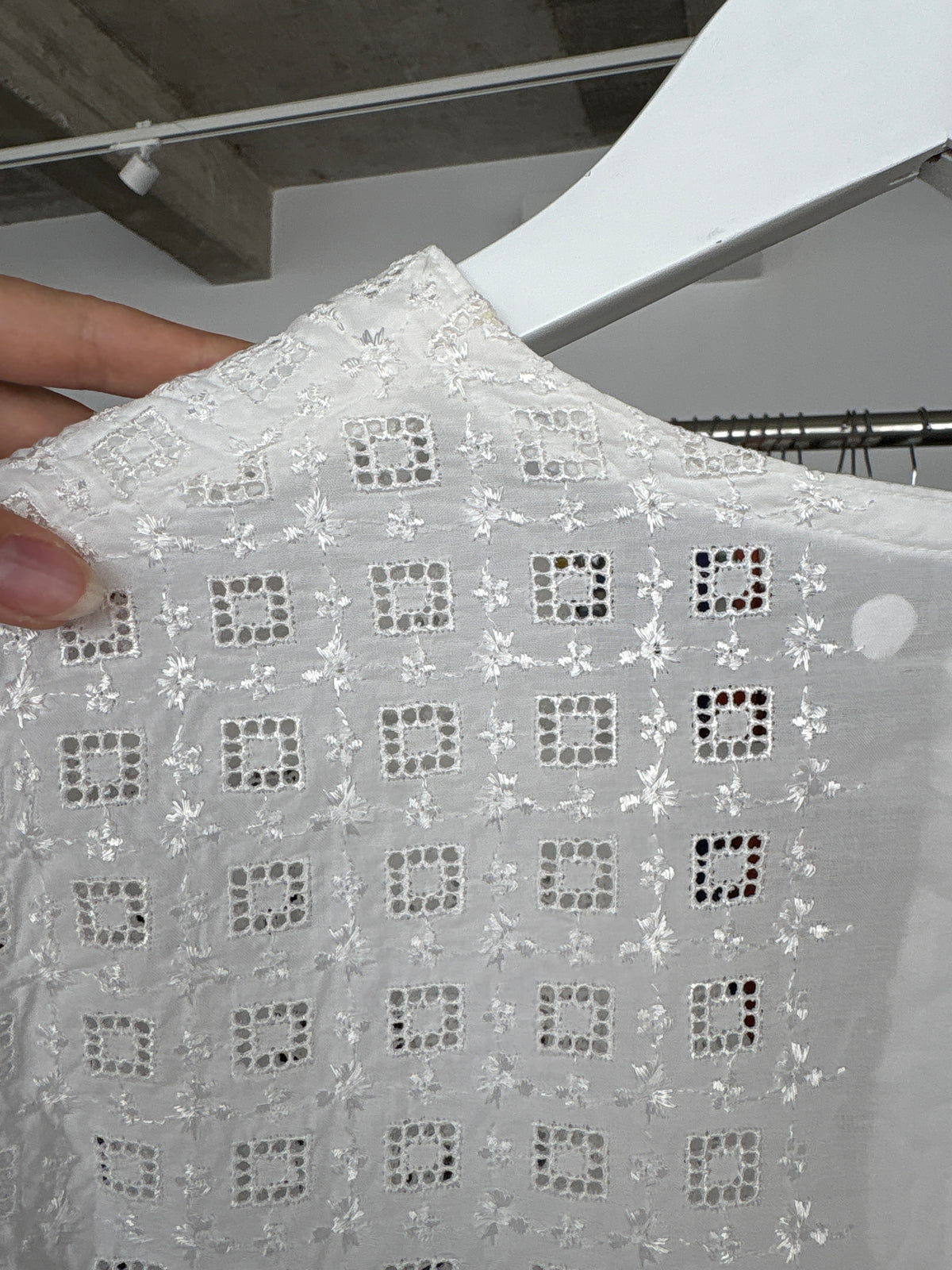 Cămașa vintage din bumbac luxury cu broderie și broderie anglaise
