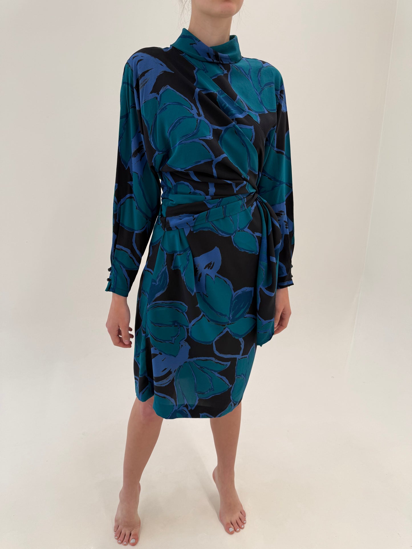 Rochie vintage din mătase naturală cu talie frinsata și print superb