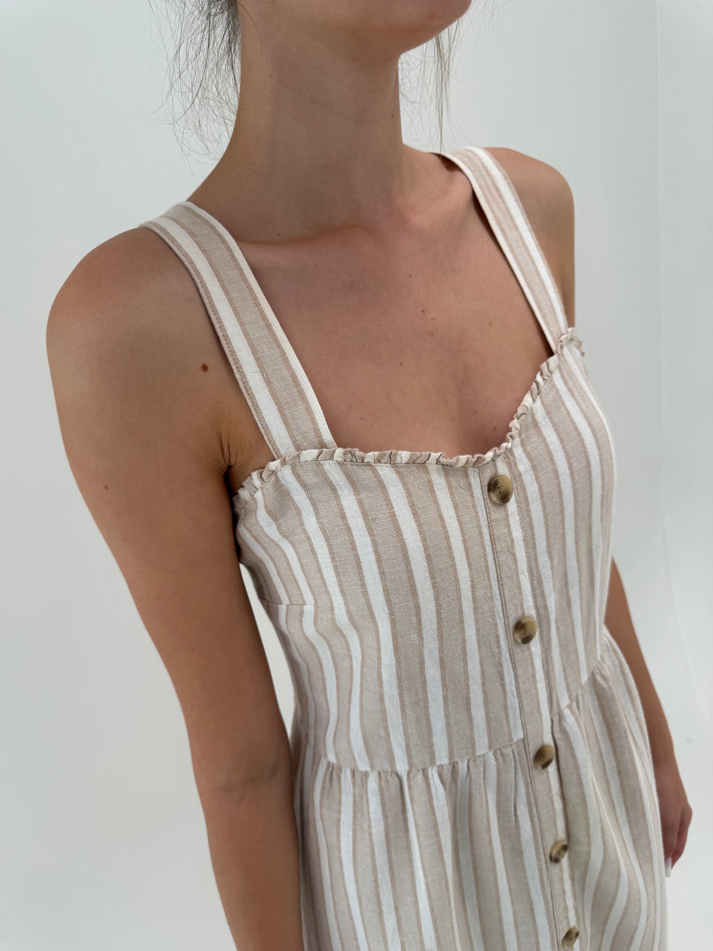 Rochie în dungi camel din pânză cu talie ultra înaltă marcată