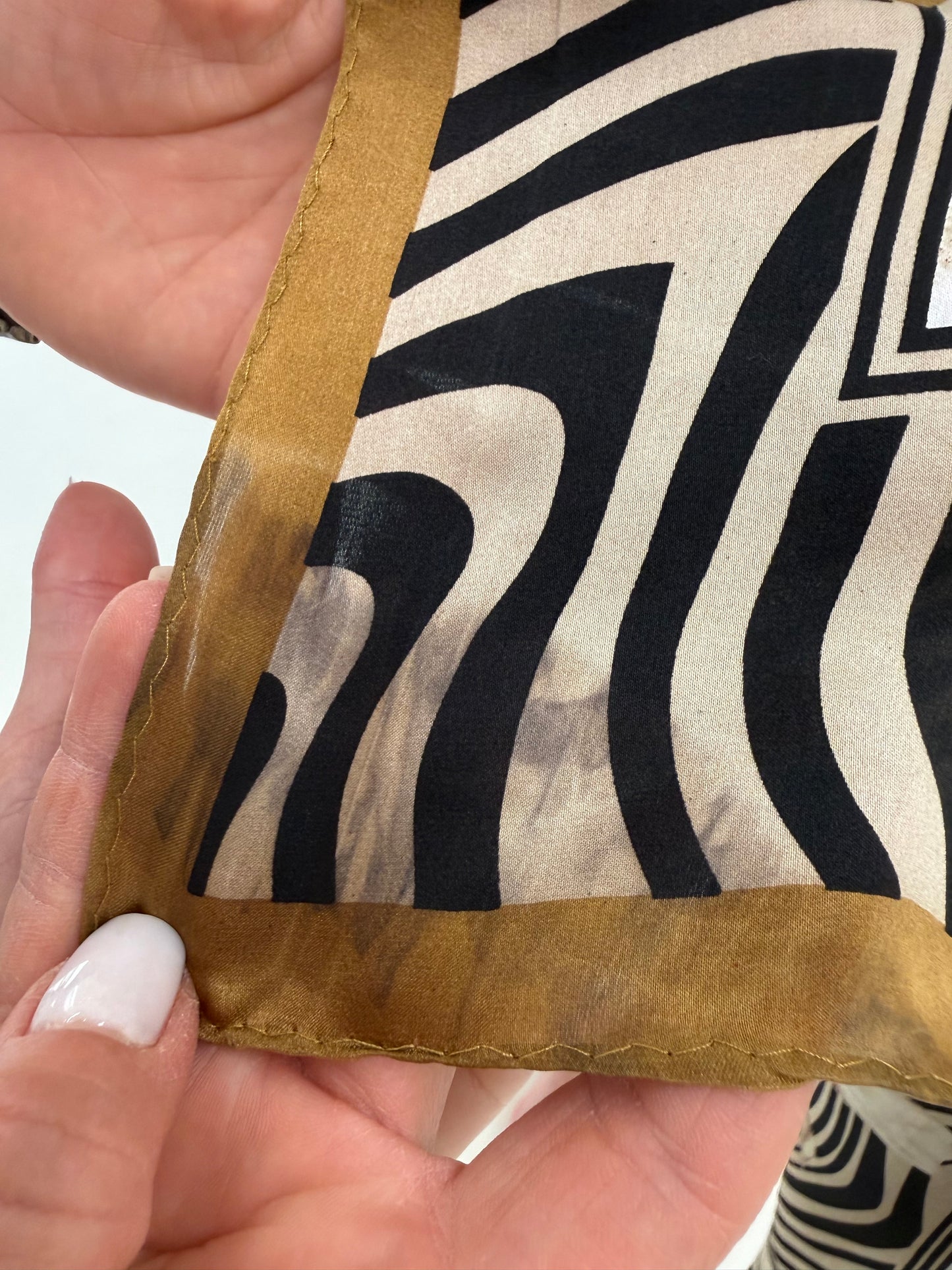 Eșarfă XXXL din mătase naturală cu zebra print stilizat