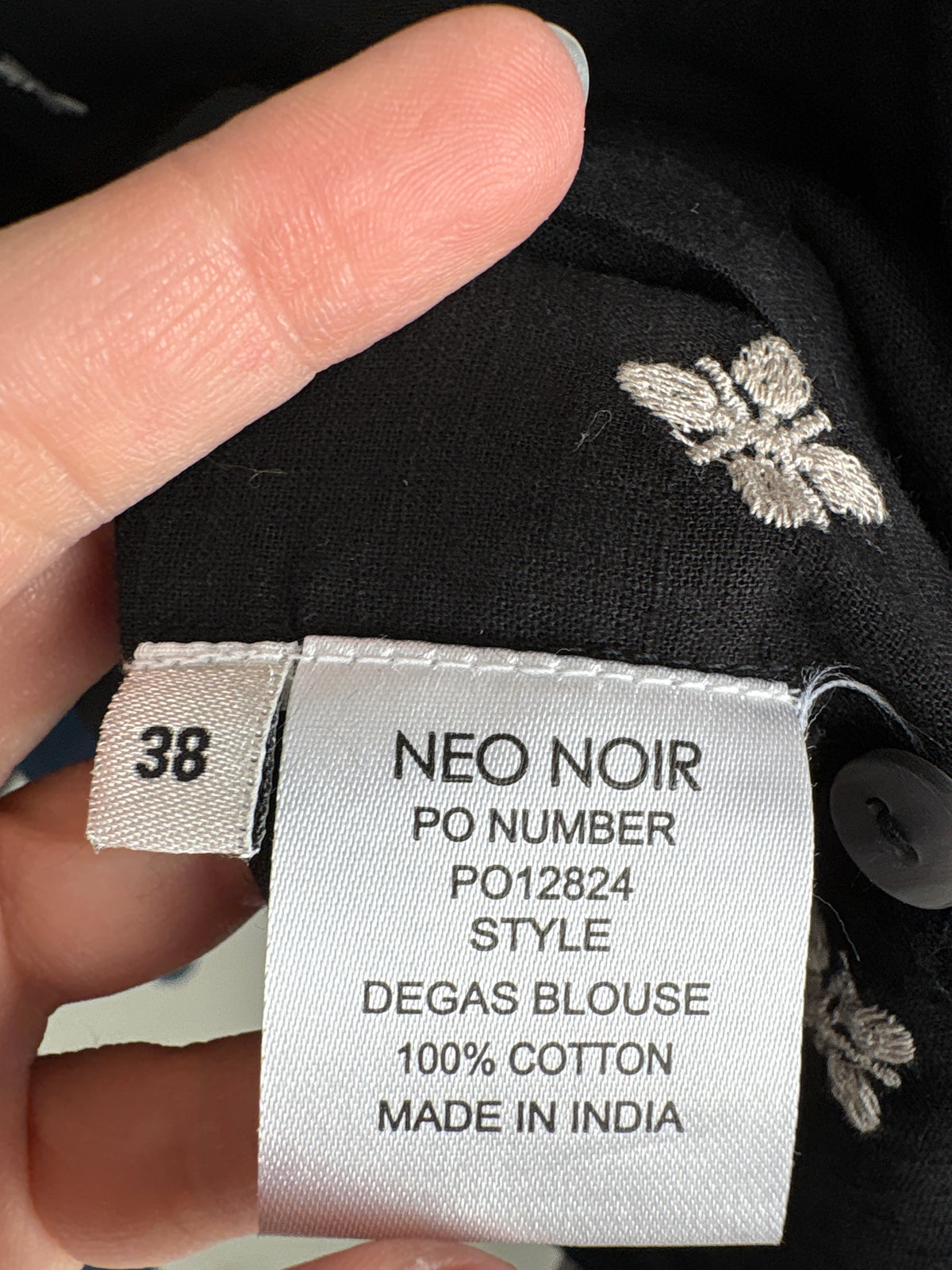 Cămașa boho neagra din bumbac moale cu broderie și mâneci ample