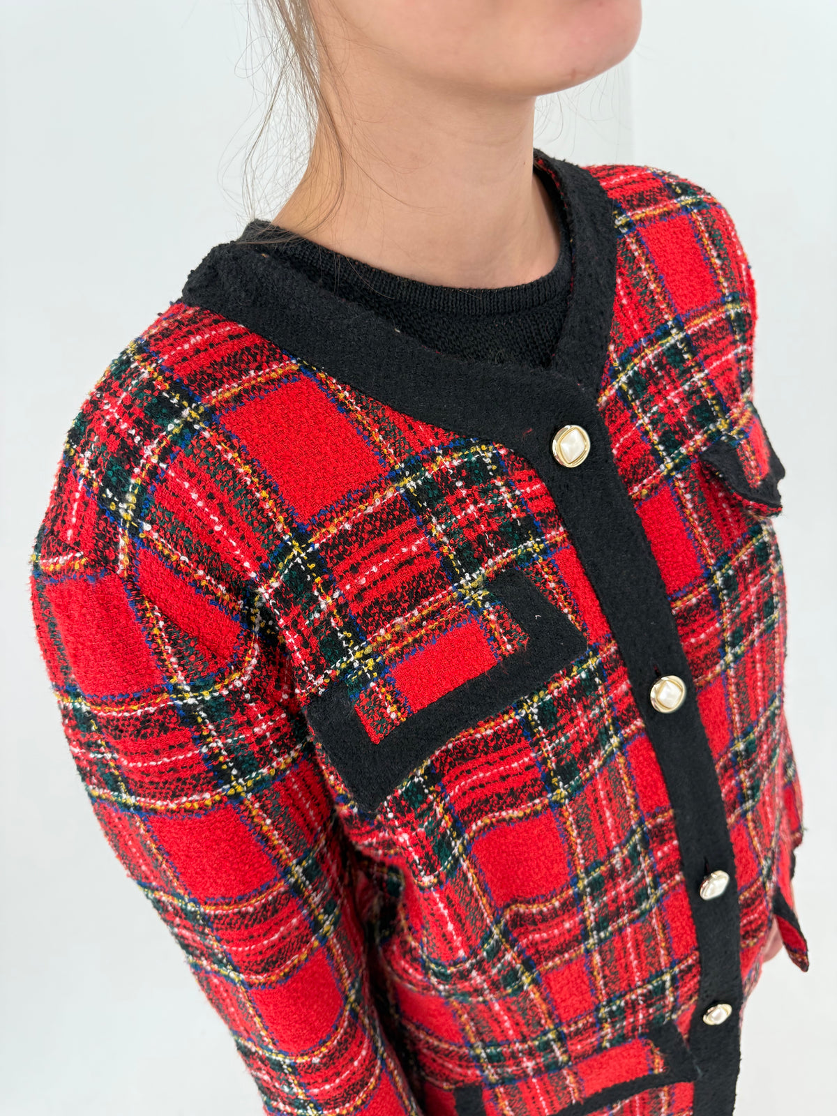 Sacou vintage în stil Chanel din tweed boucle în culori clasice din mix de lana