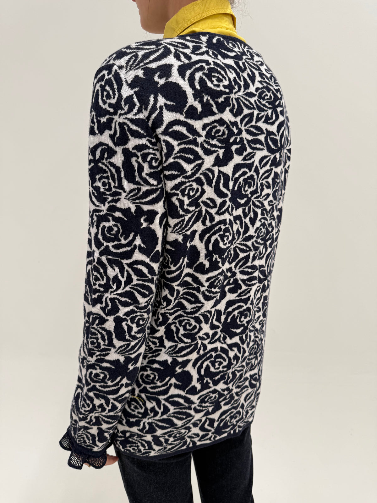 Jacheta Rocco Barocco din tricot gros dublu și print floral Navy stilizat