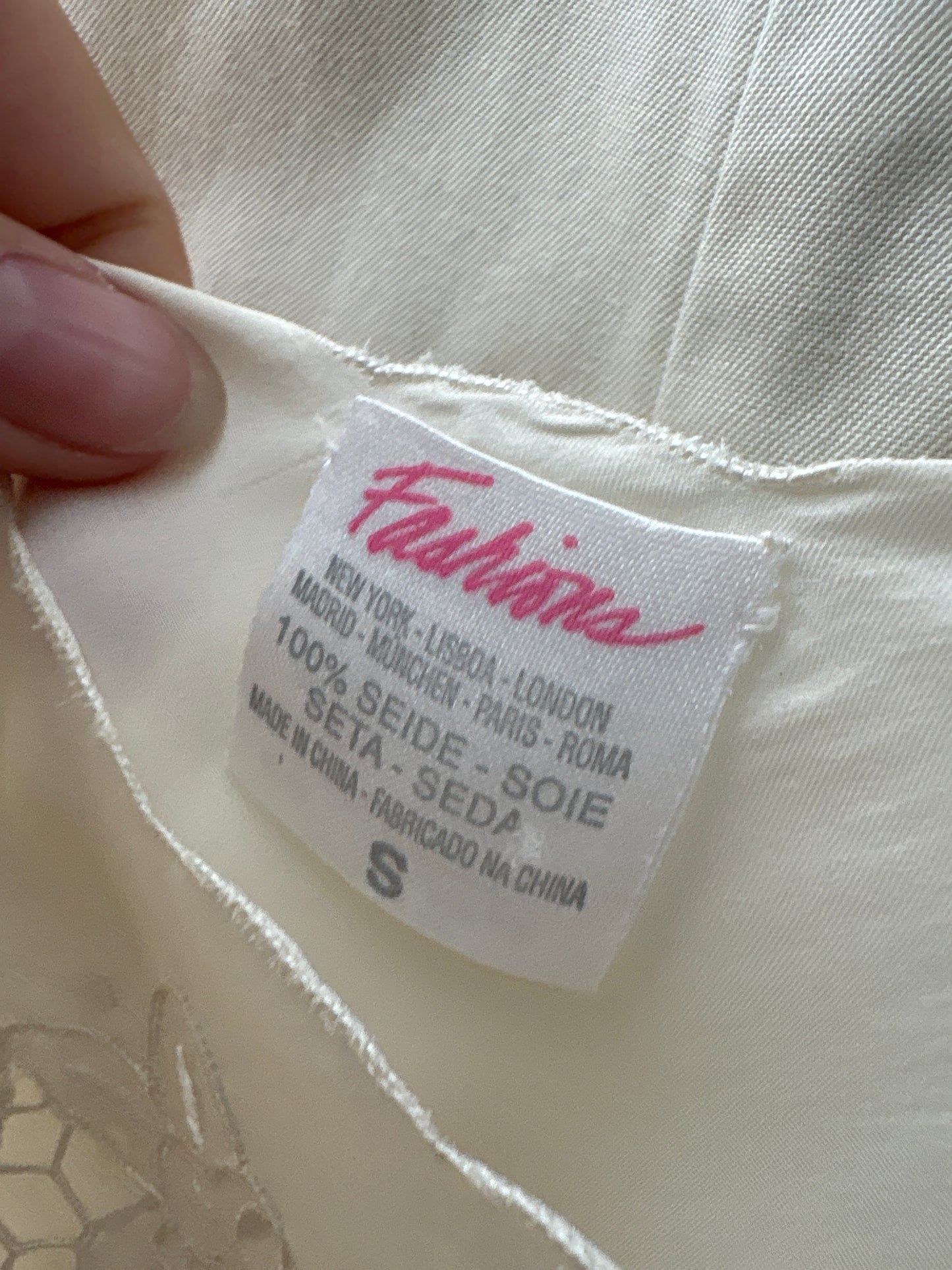 Furou din mătase naturală cu broderie manuală butter white