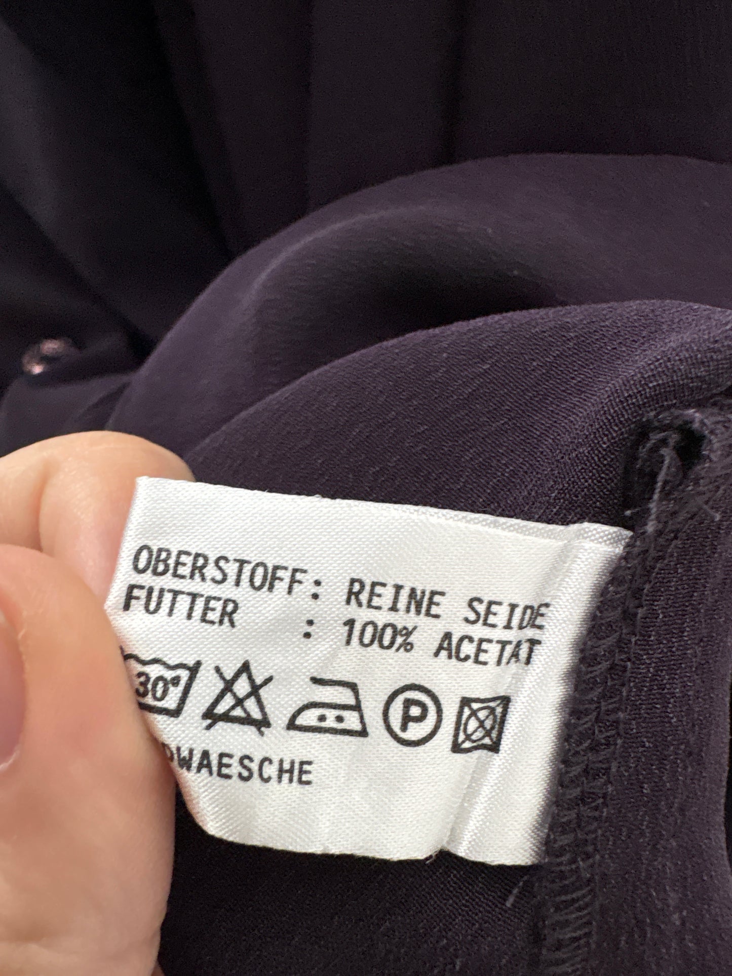 Costum Madeleine de fată din crepe de mătase naturală aubergine cu talie marcată