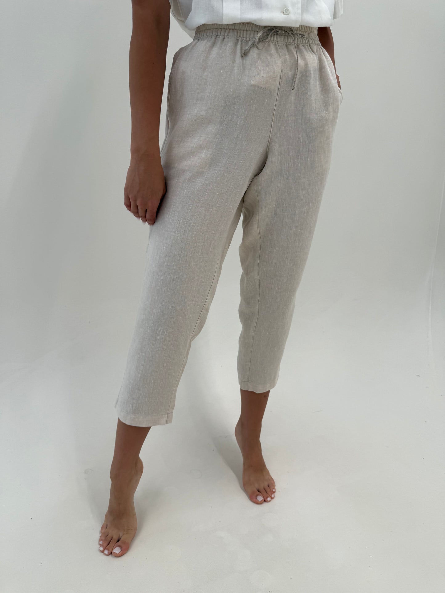 Pantaloni petite sand nude din in premium cu talie reglabilă și influențe smart causal