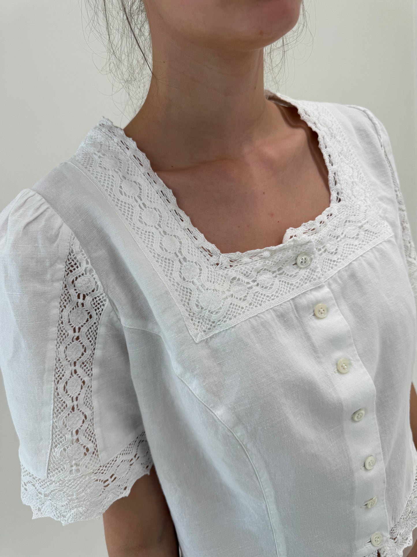 Corsaj vintage excepțional din pânză de in cu dantelă macrame