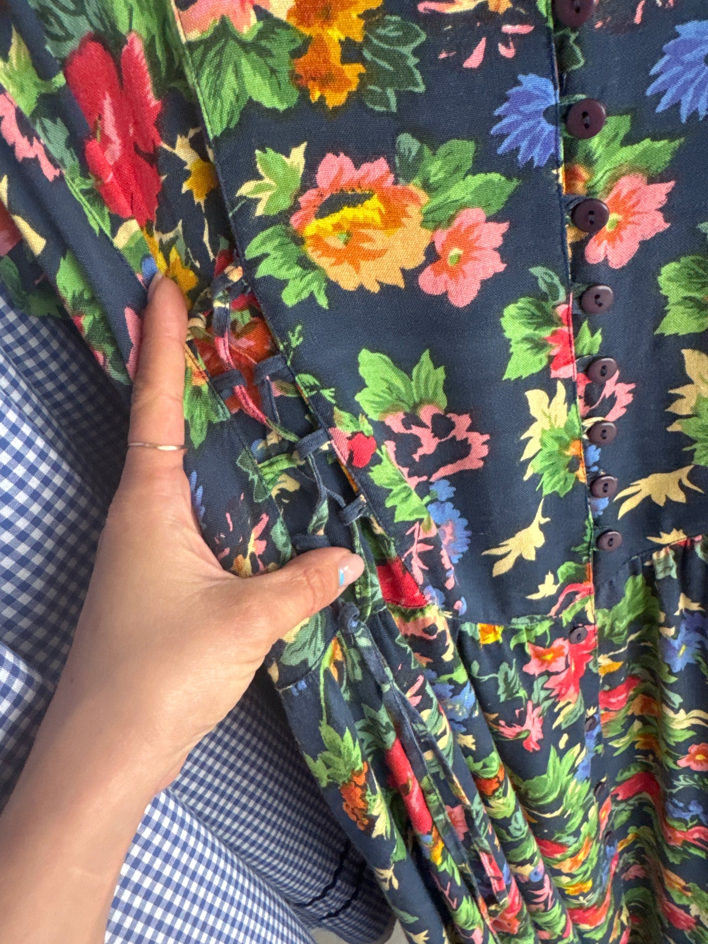 Rochie vintage maxi jeans blue cu print floral superb și talie reglabilă