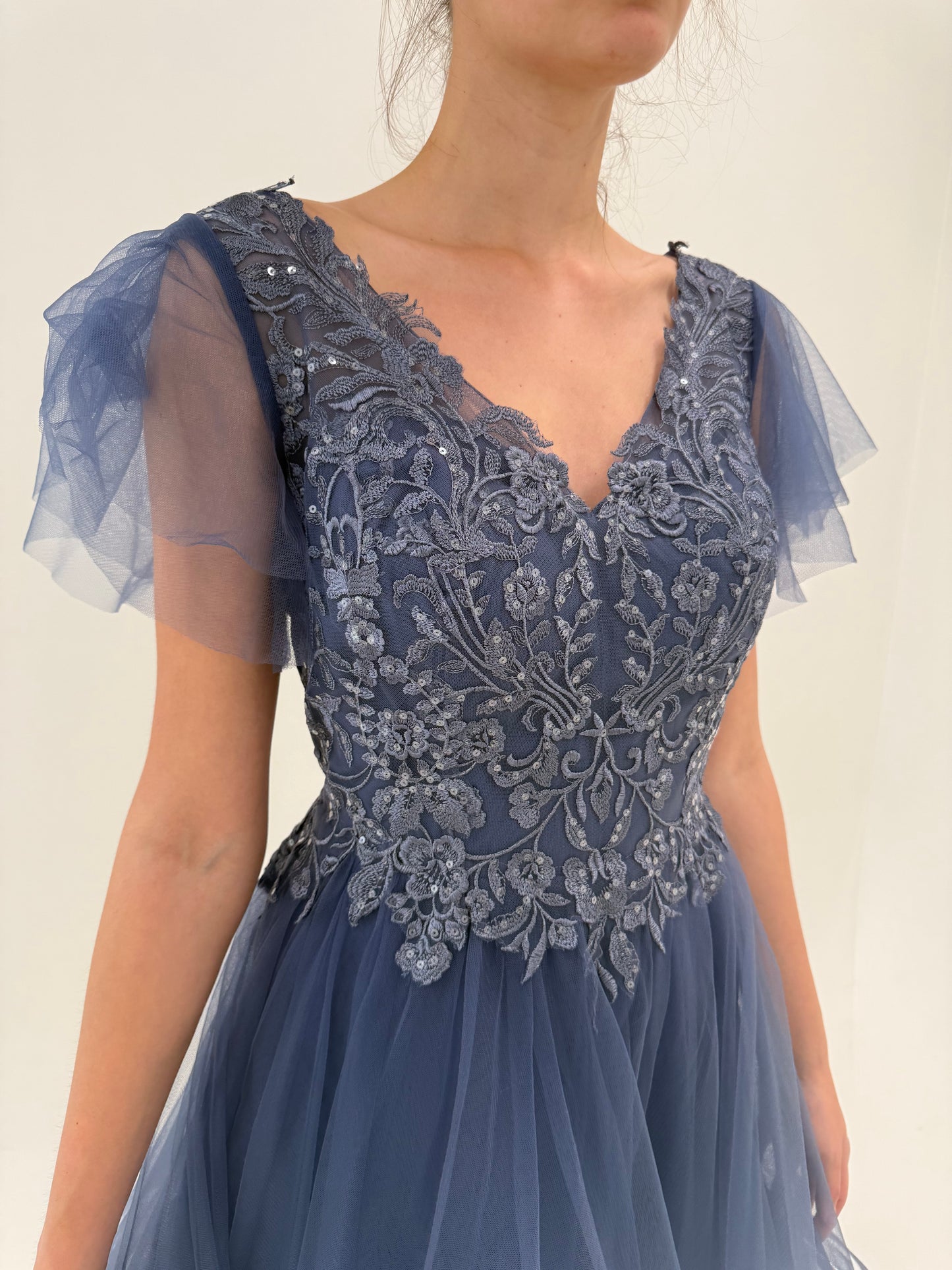 Rochie exceptionala de seara cu corsaj din tulle cu aplicații manuale și broderie