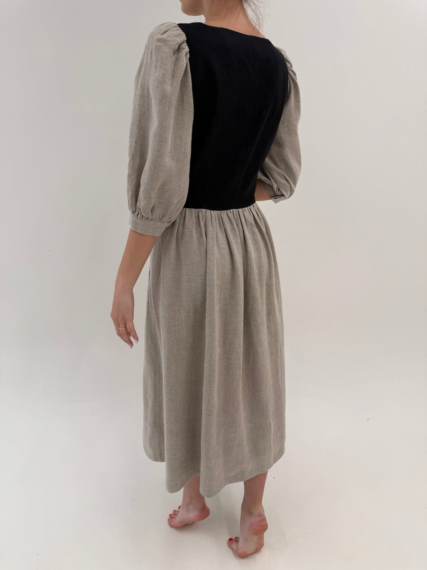 Rochie vintage din pânză grea de in cu corsaj și buzunare