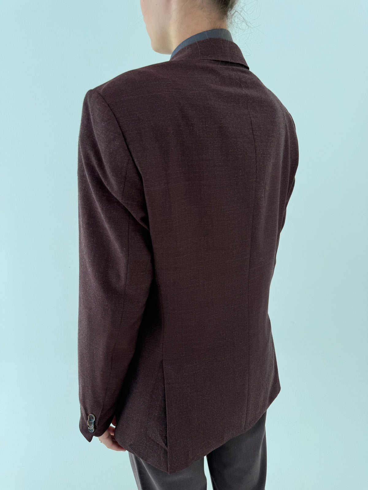 Sacou Hugo Boss plum din lana extrafina excepțională în croi actual