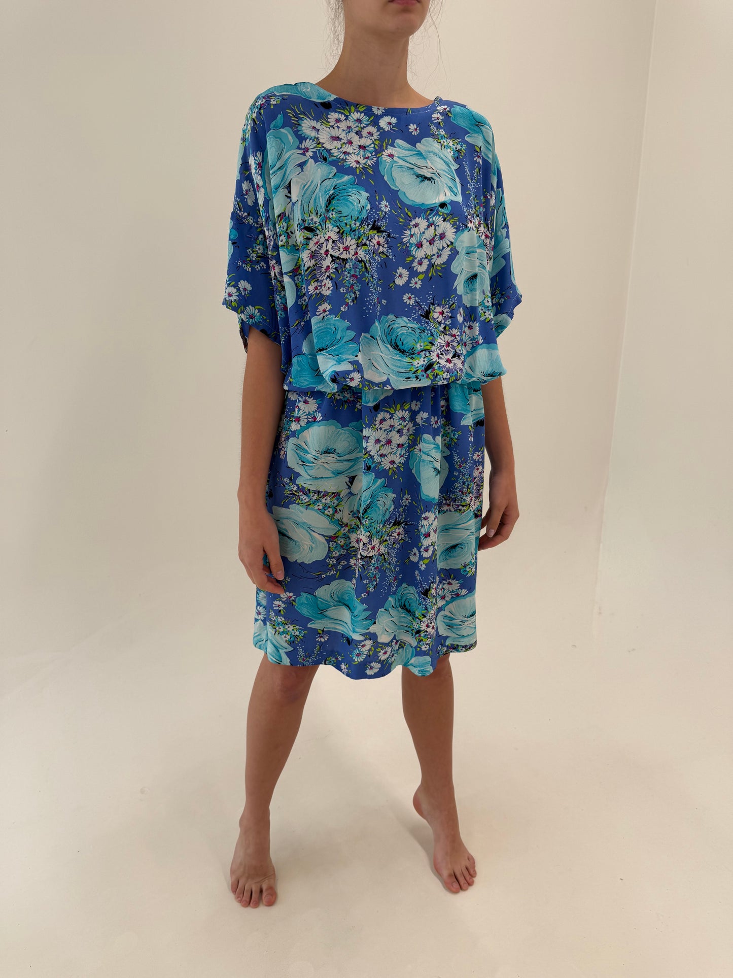 Rochie vintage în croi retro modern cu talie căzută elastică reglabilă super vaporoasă