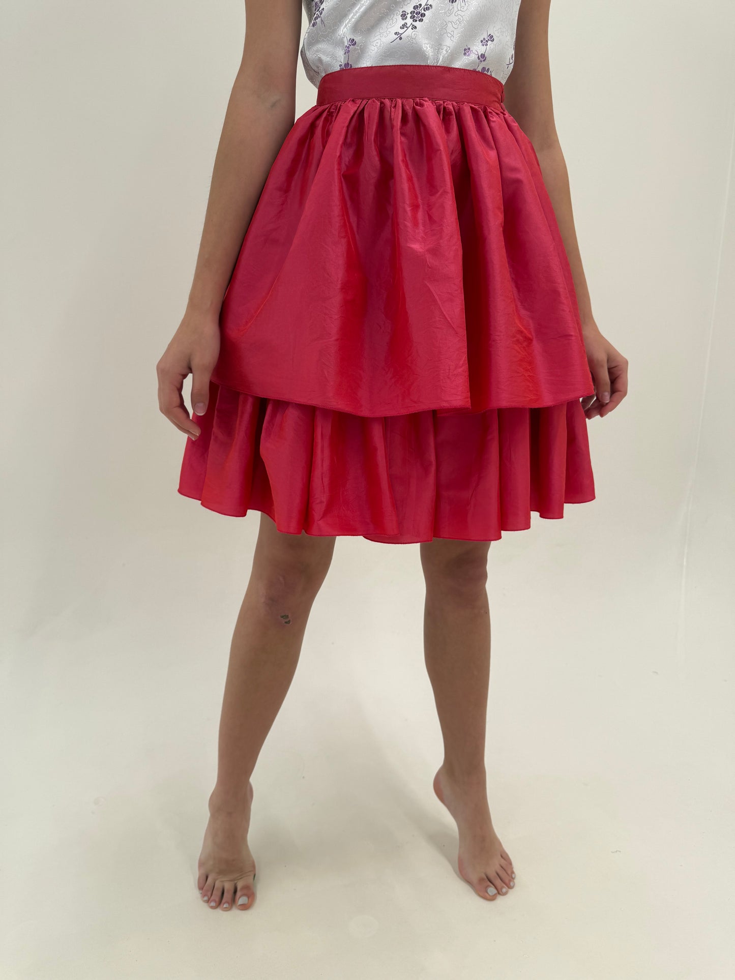 Fustă Max Mara din tafta ușor perlata de mătase naturală raspberry red