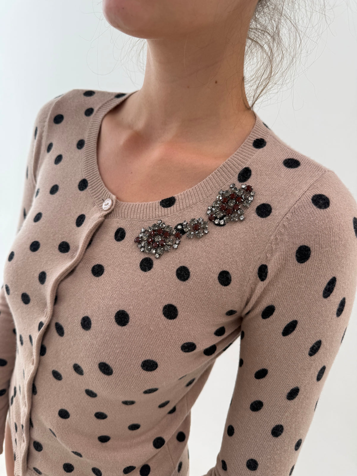 Cardigan Twinset nude cu buline și aplicații manuale din lana extrafina cu bumbac și cașmir