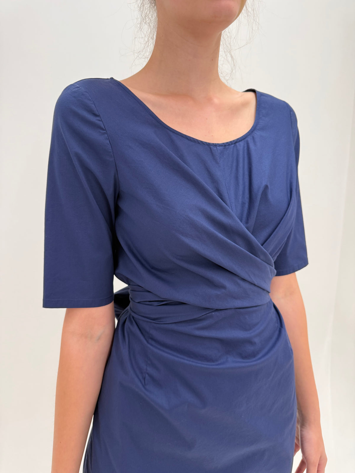 Rochie gama Max Mara în croi ultra chic cambrata reglabilă și fronsata