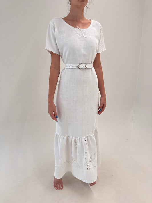 Rochie maxi excepțională din pânză de in cu broderie manuală delicată