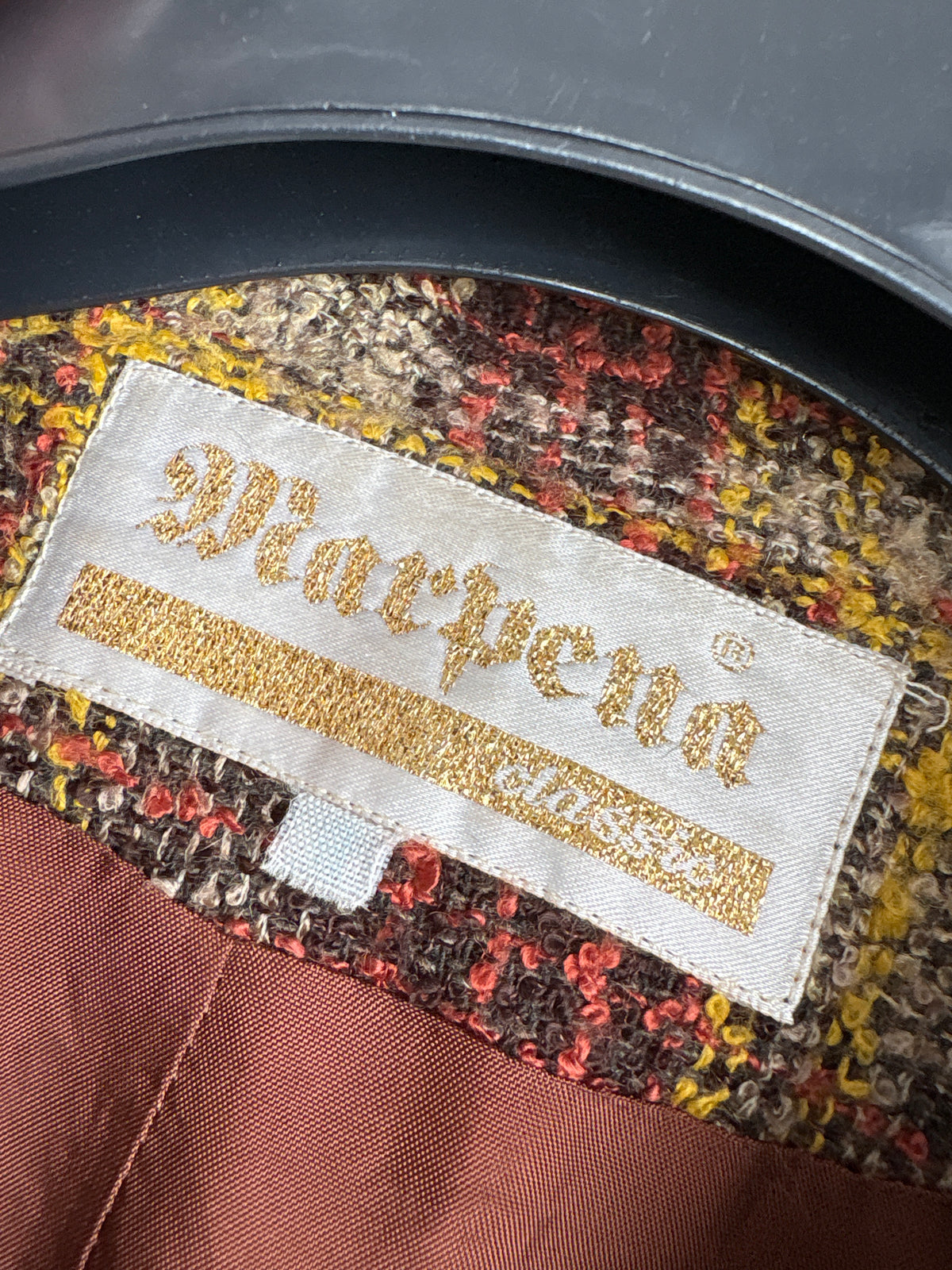 Sacou din tweed excepțional de lana boucle în combinație superbă de culori cu revere late