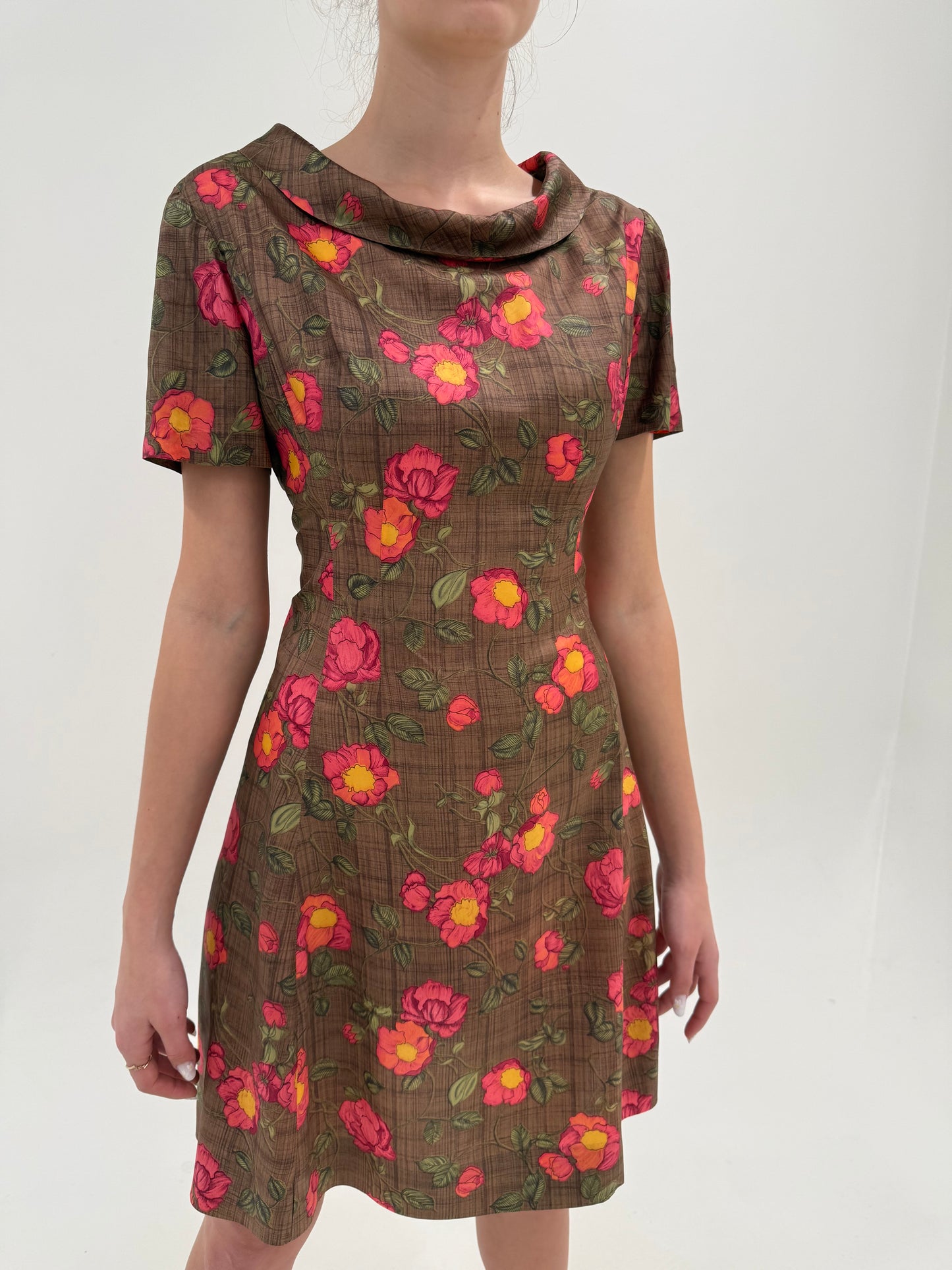 Rochie vintage a la Jackie Keneddy super feminin din mix de mătase naturală