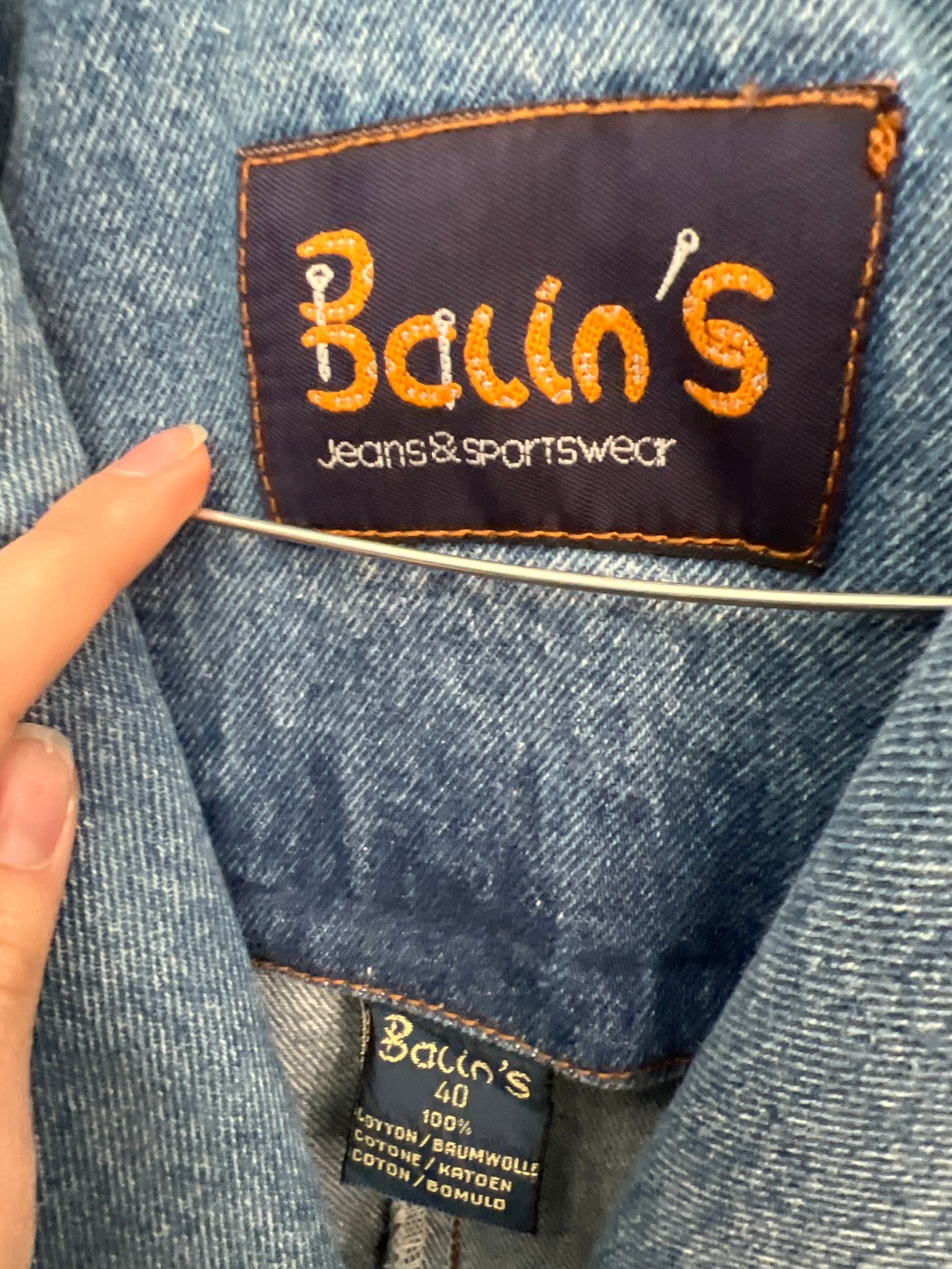 Geacă vintage din jeans în croi cambrat cu închidere dublă