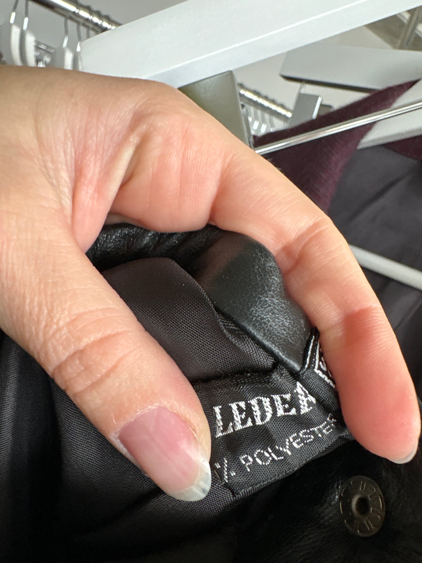 Fustă din piele natală moale cu talie ultra înaltă marcată și buzunare