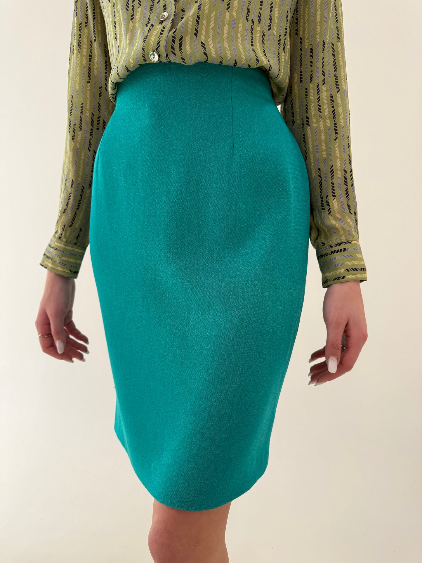 Deux piece excepțional vintage cu sacou cambrat și fustă conică