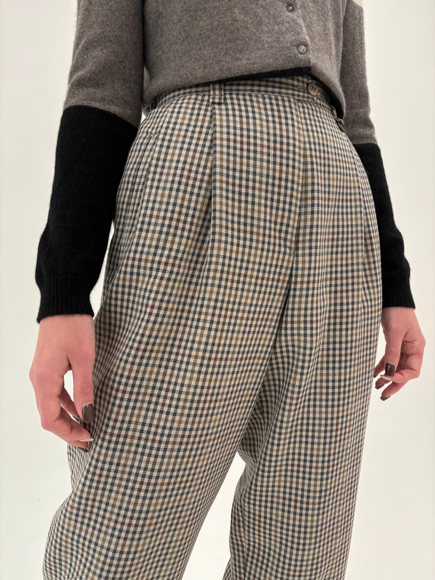 Pantaloni cu talie ultra înaltă și carouri în culori neutre din lana extrafina