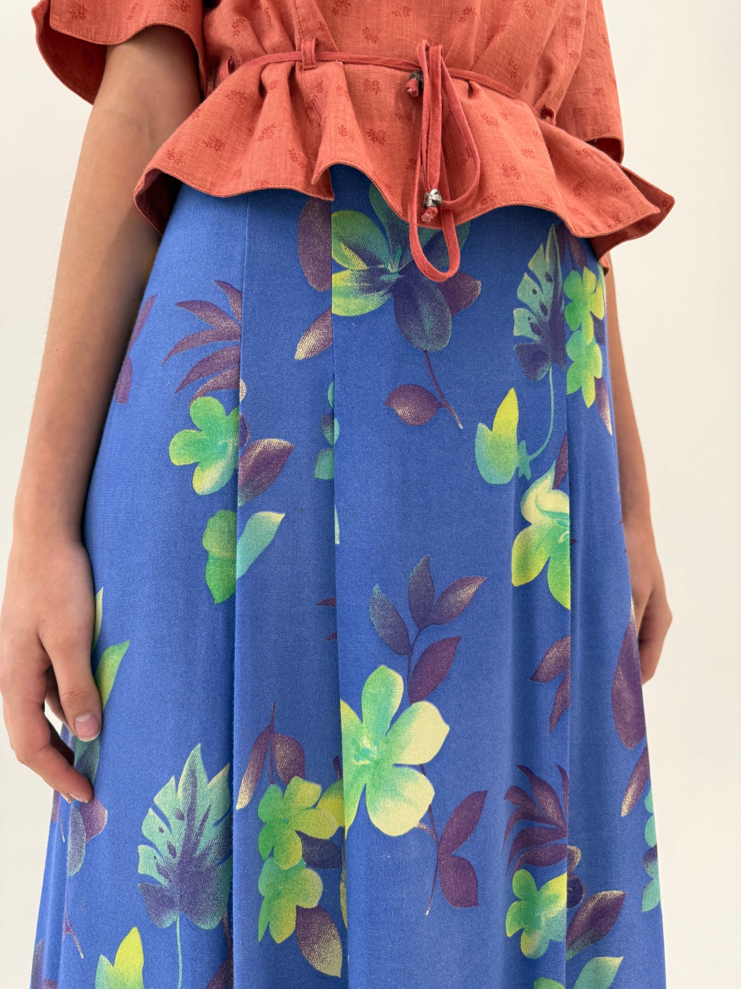 Fustă vintage spre maxi cornflower Blue plisată cu talie ultra înaltă
