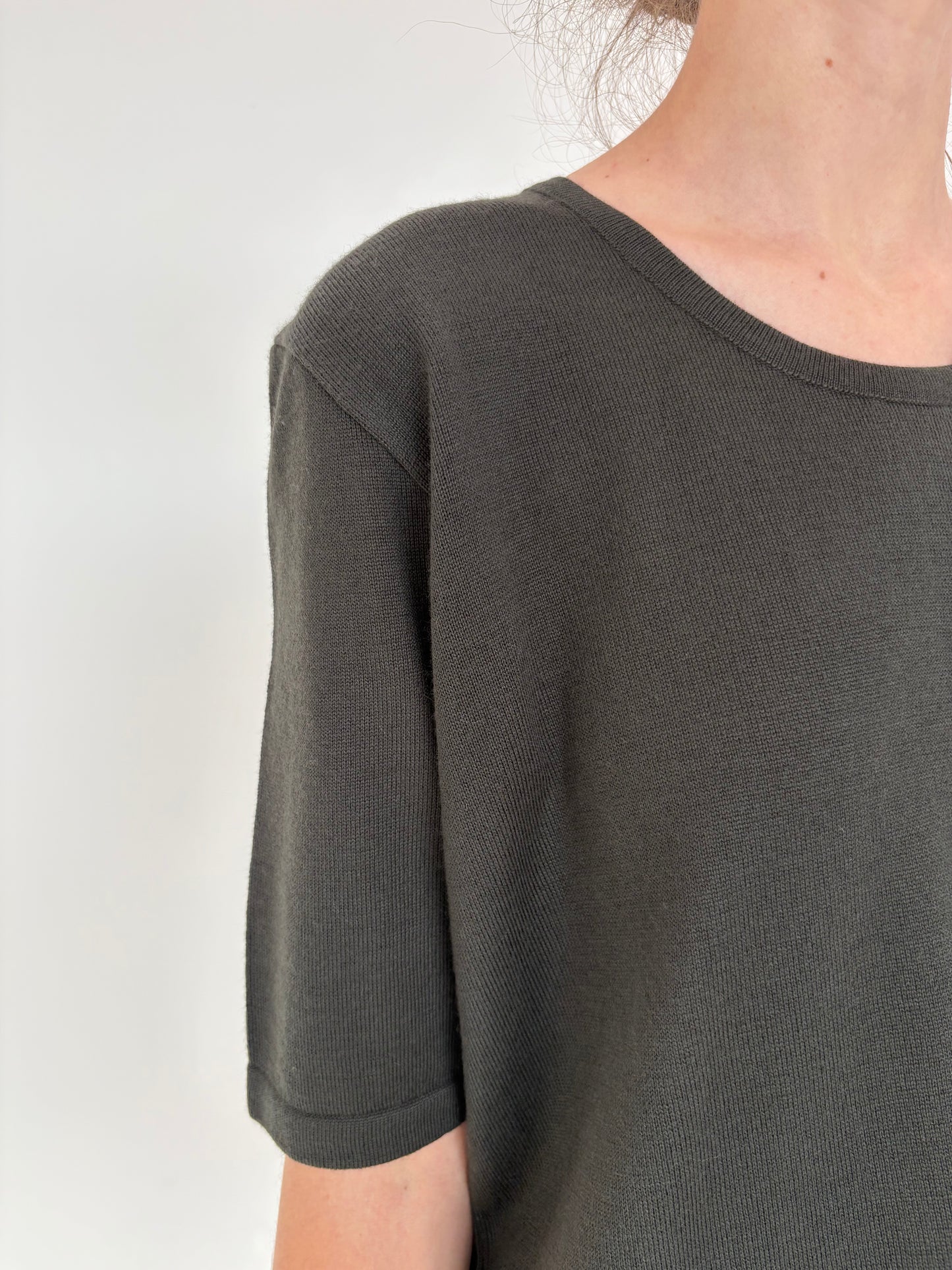 Top italian din lana merino extrafina charcoal gray