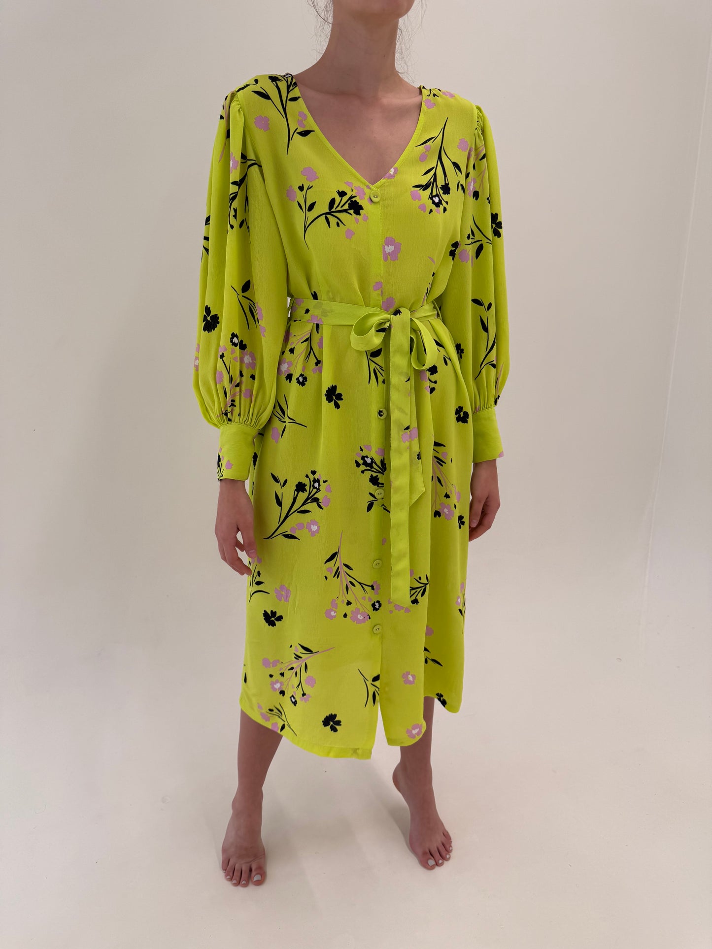 Rochie neon green cu mâneci ultra ample cu manșetă îngustată  și cordon