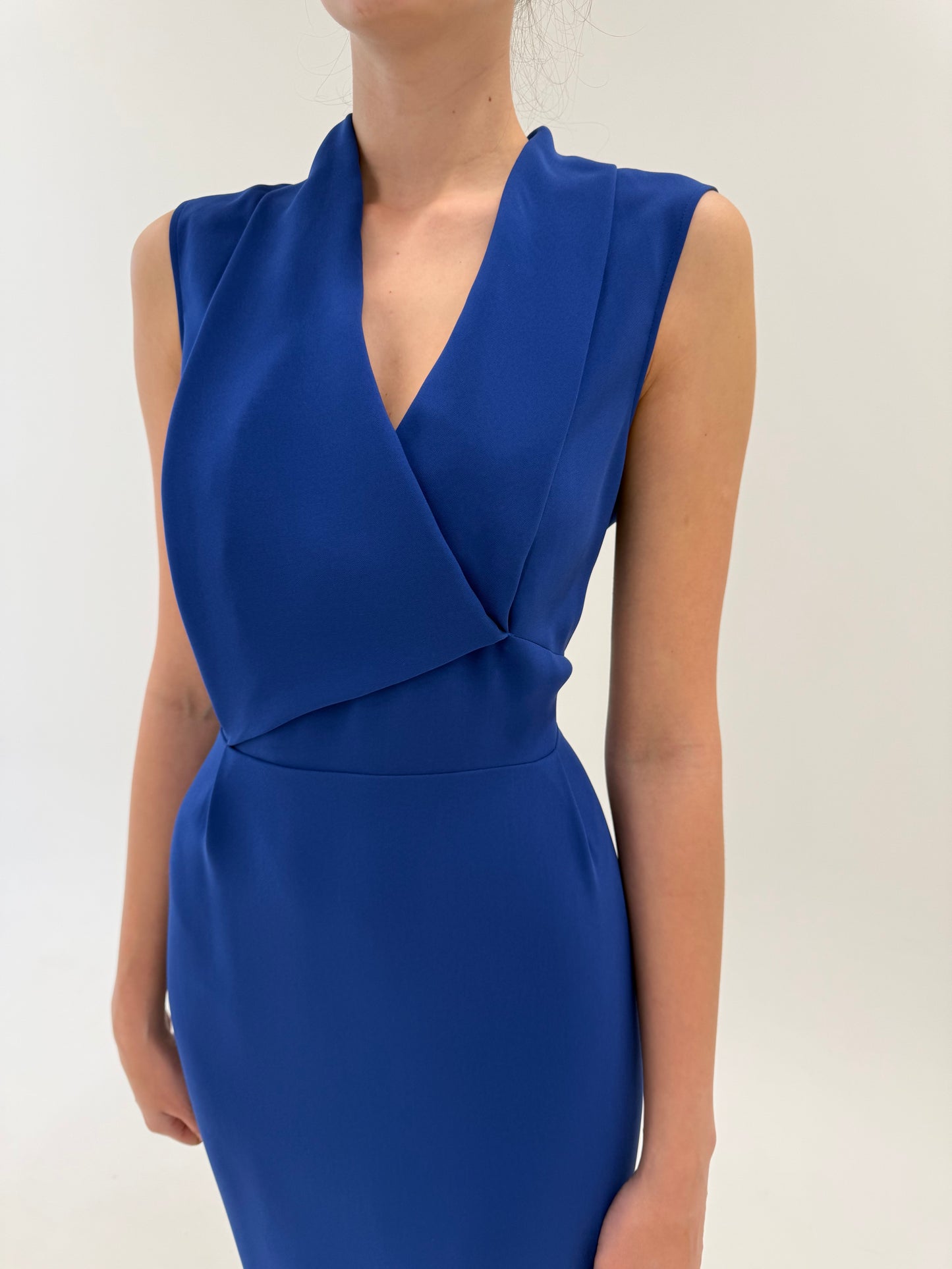 Rochie Max Mara de la business la cocktail albastru regal