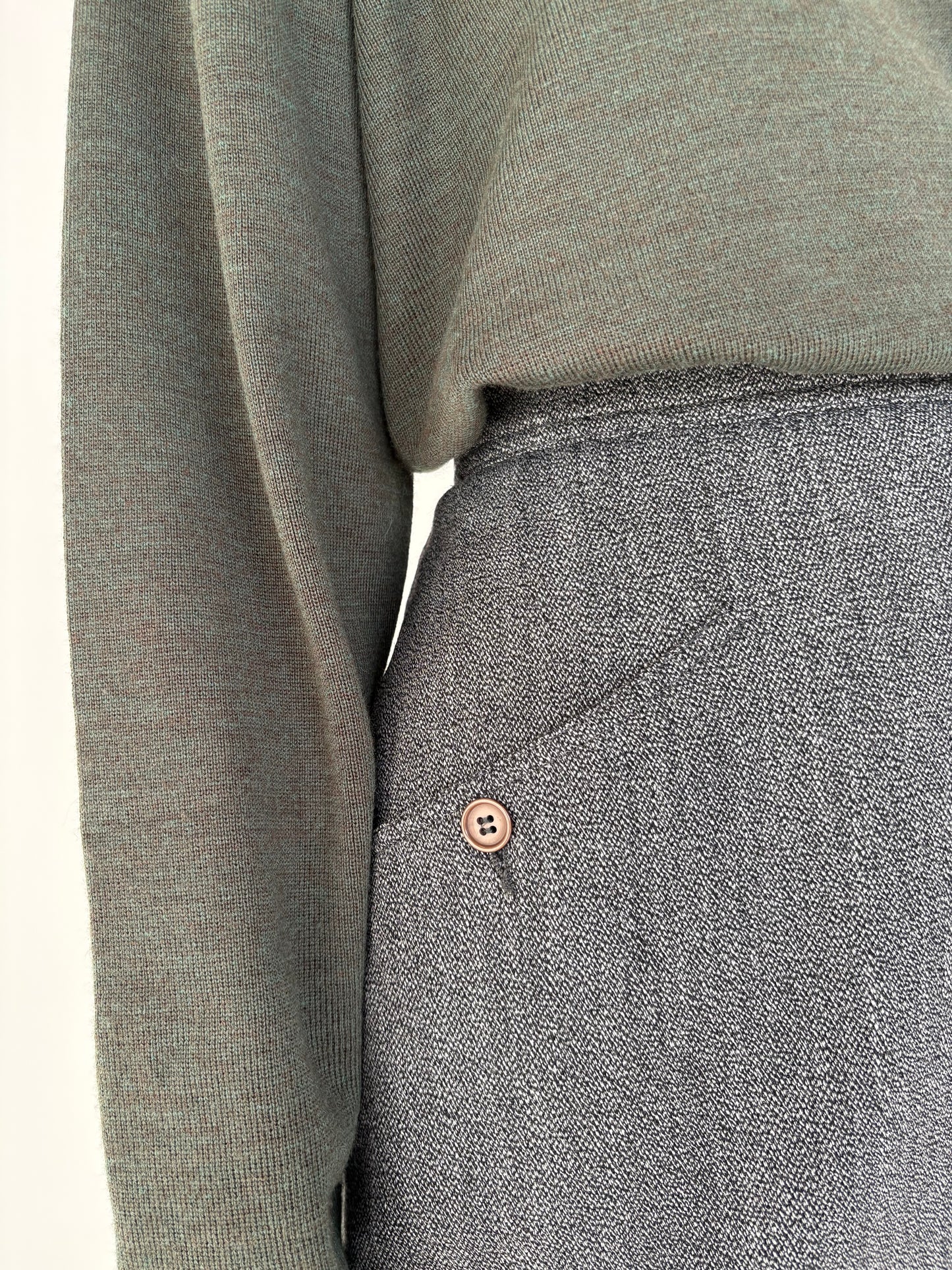 Fustă cu buzunare oblice și talie ultra înaltă din stofă de lână cardată