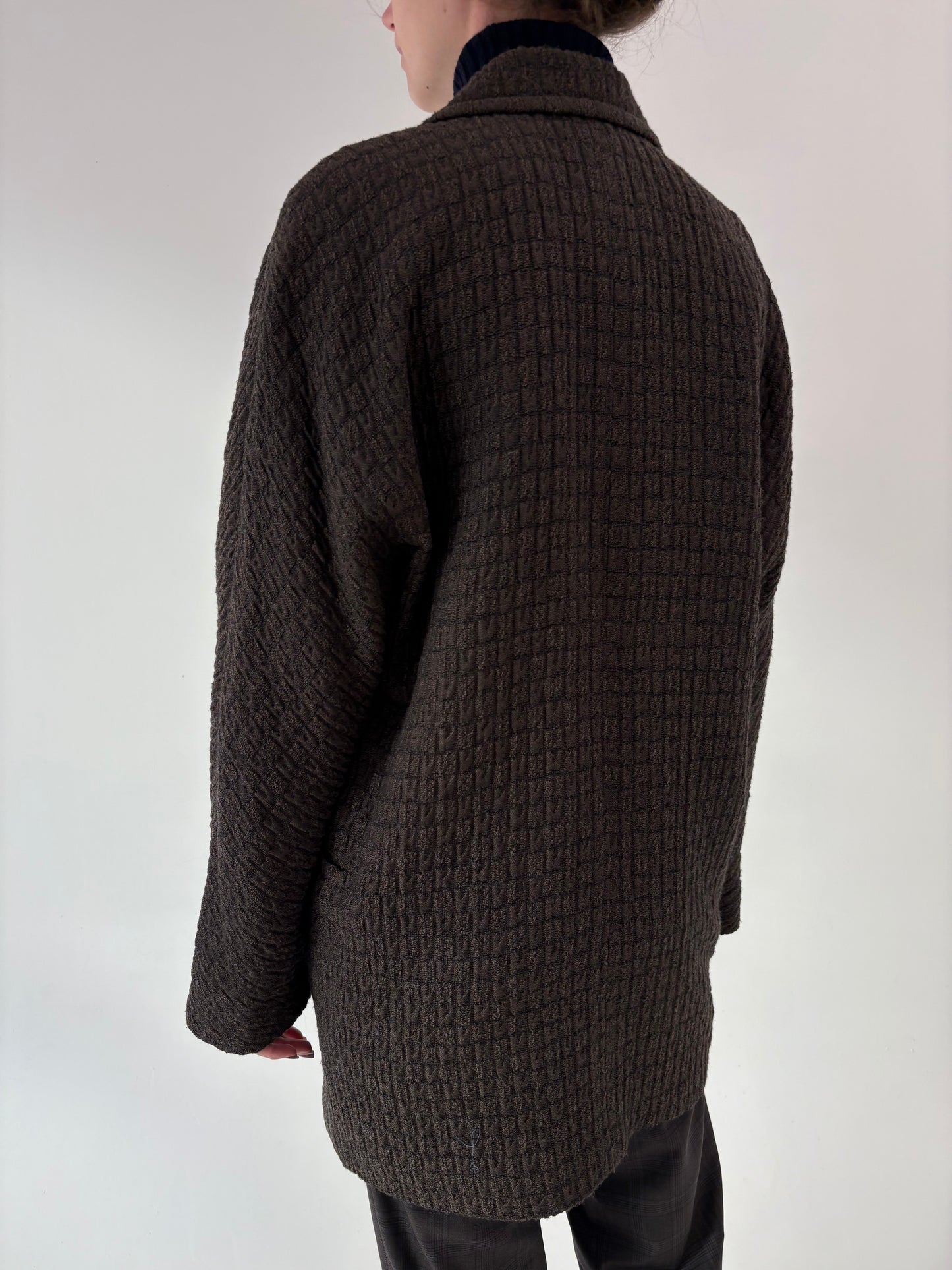 Sacou lung vintage excepțional din stofă waffle dark chocolate brown