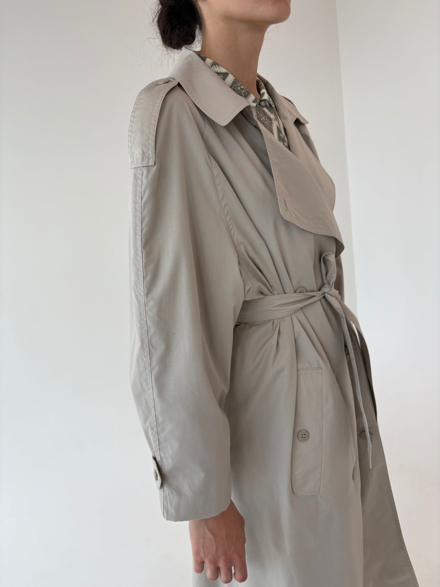 Trench vintage warm gray impermeabil cu talie marcată reglabilă