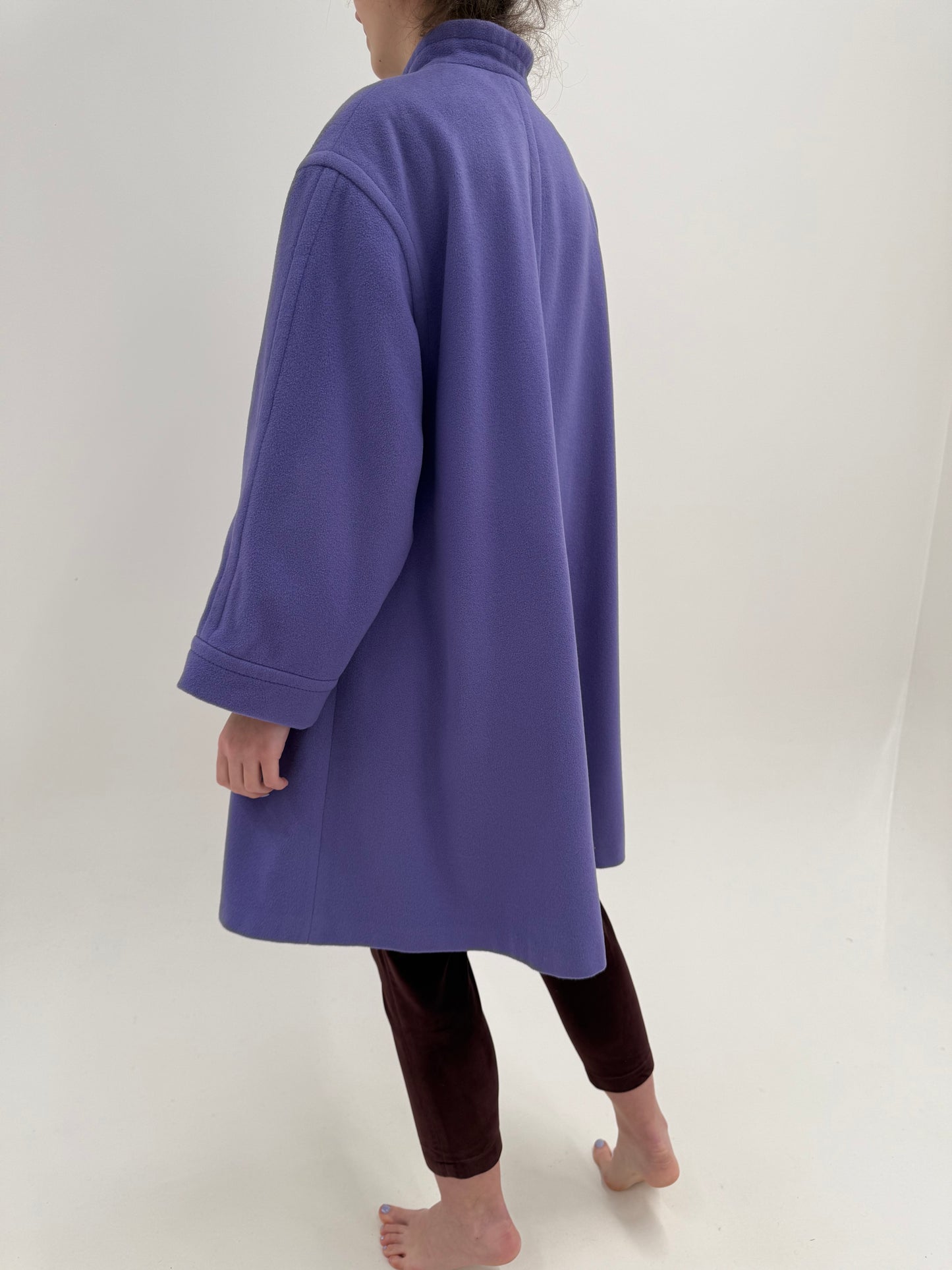 Palton lavandă în croi tip capa din stofă excepțională de lana cu cașmir