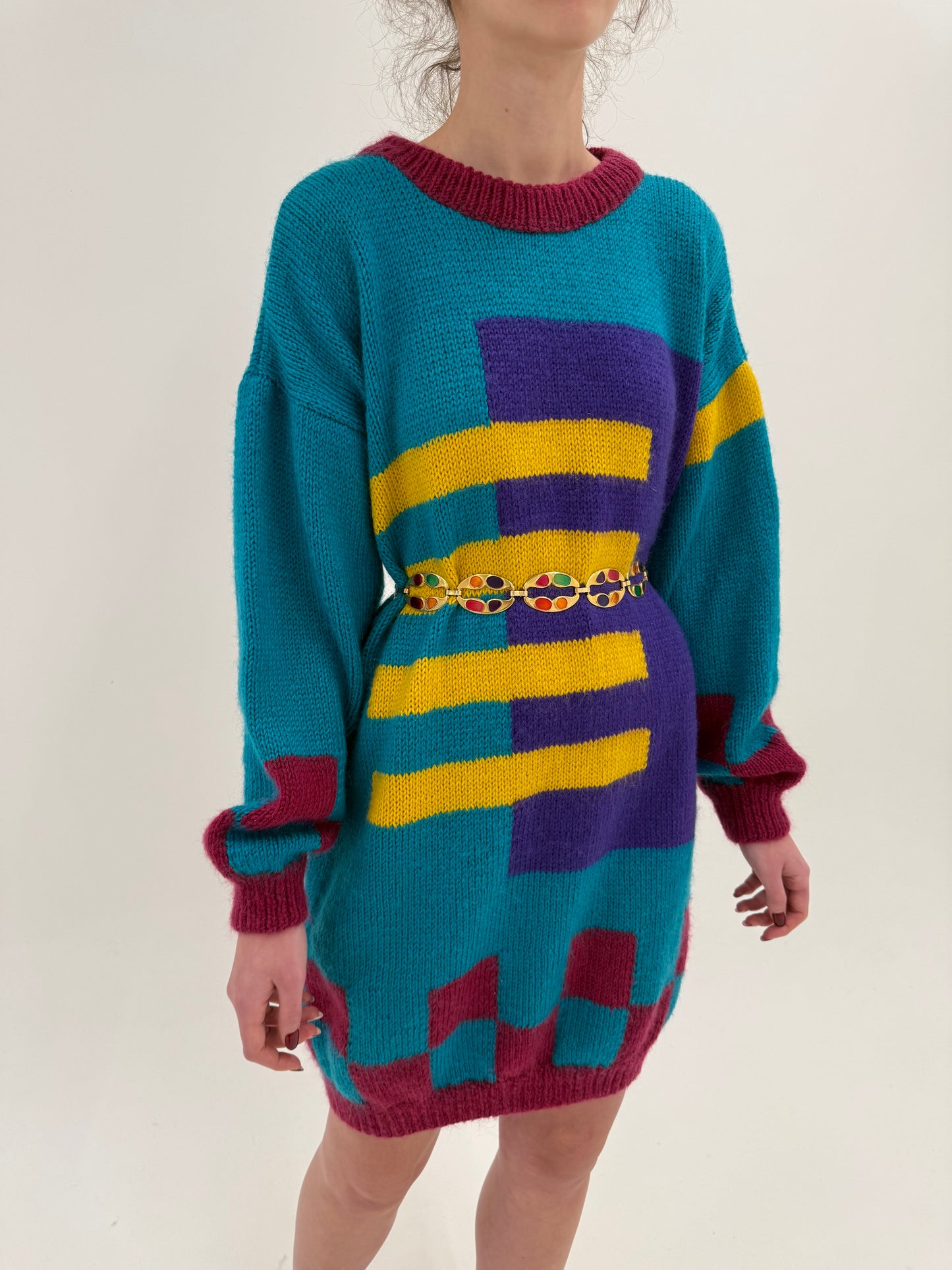 Rochie în croi oversized din tricot gros de lana în culori tari