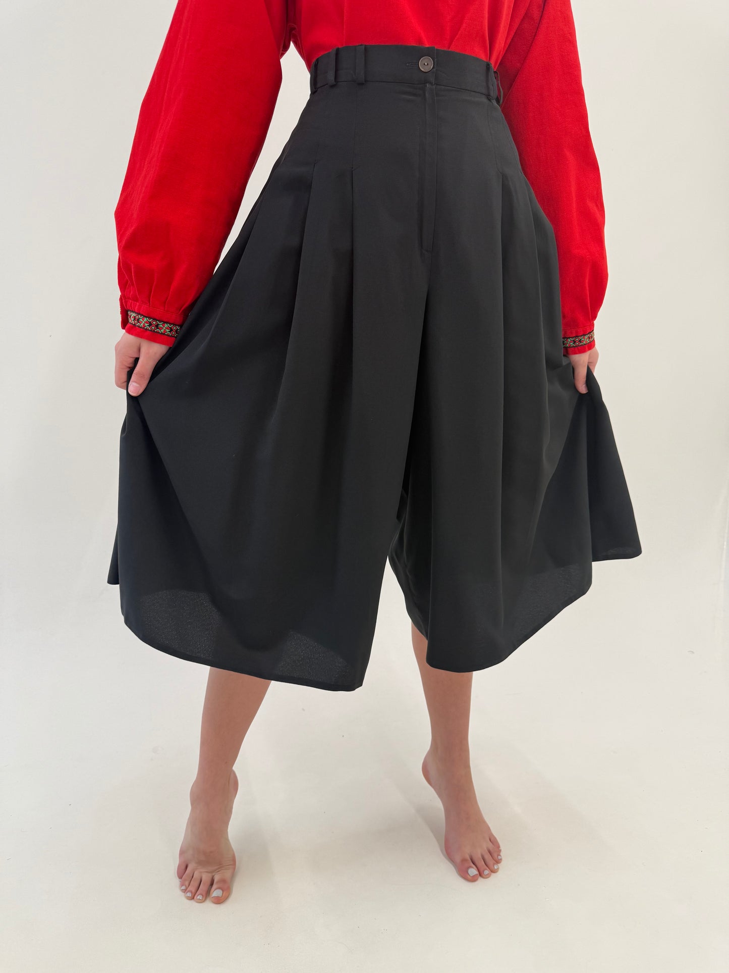 Fustă pantaloni neagră cu talie ultra marcată extrem de înaltă