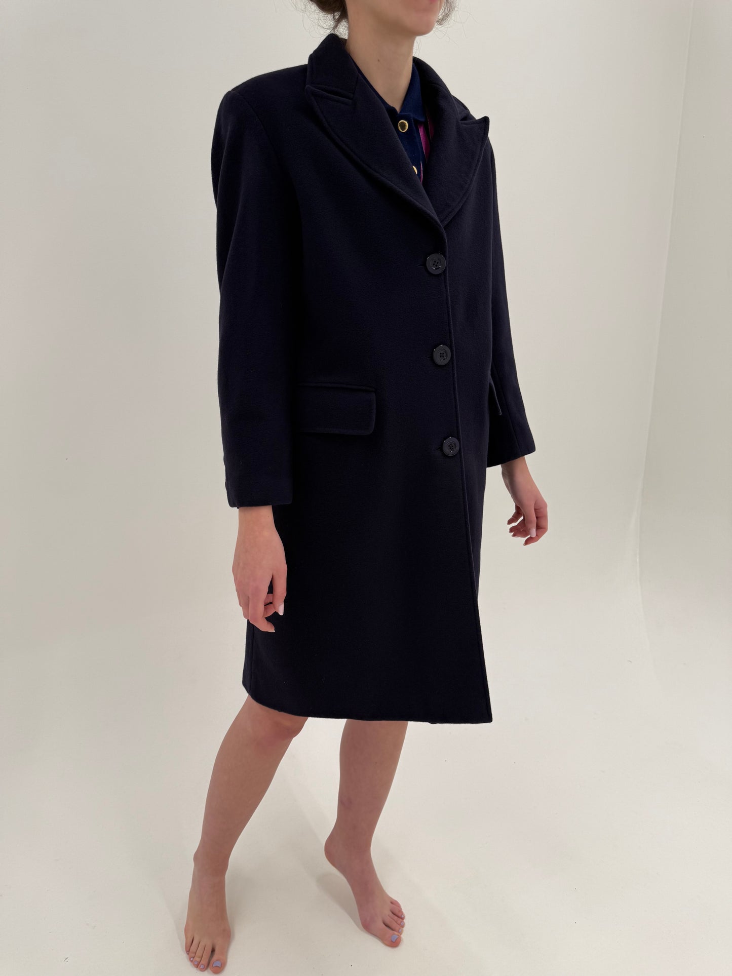 Palton italian dark aubergine din stofă de lana extrafina în croi ușor cambrat