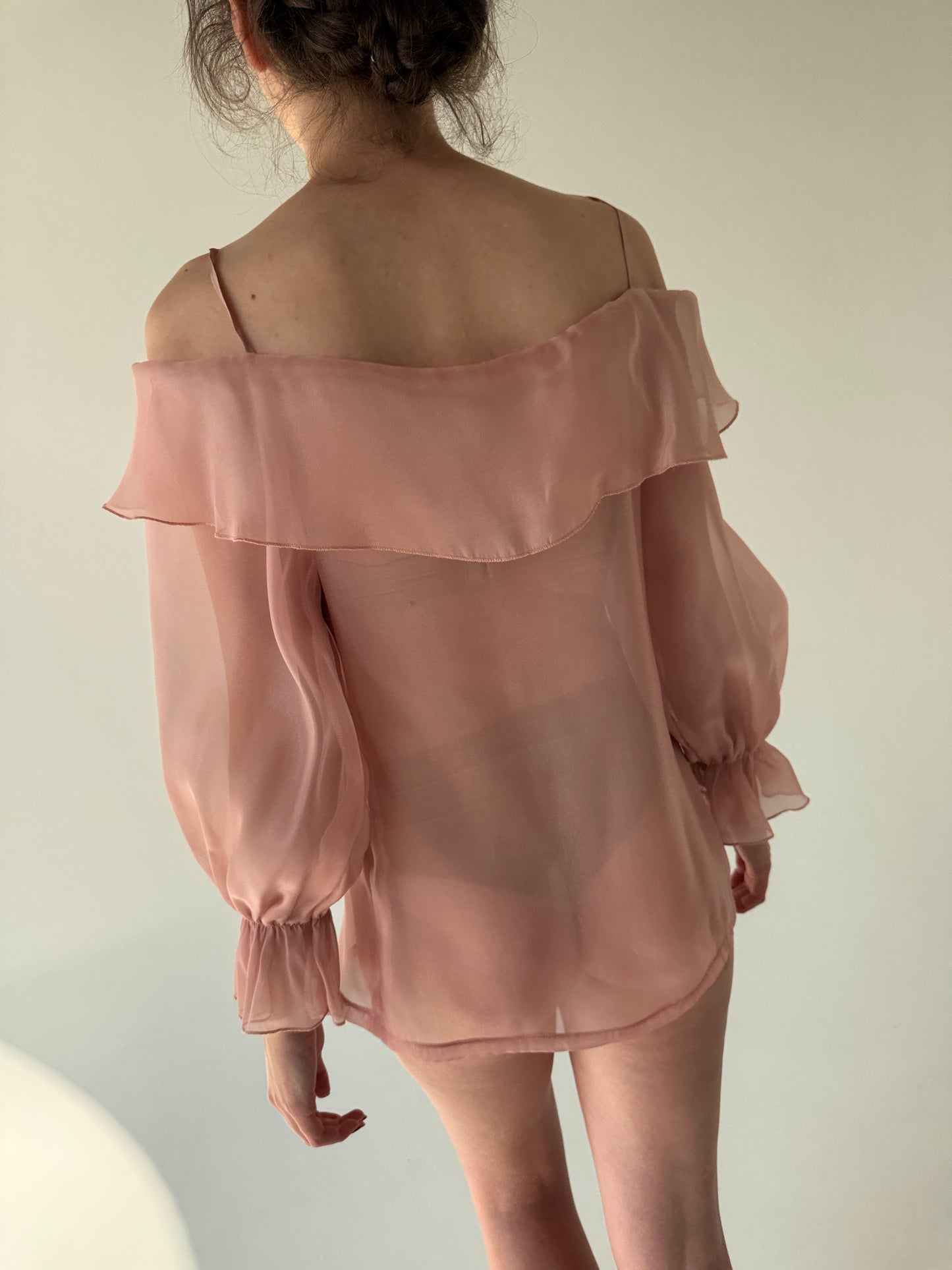 Top roz pudrat din organza în cori spectaculos de la zi la seară