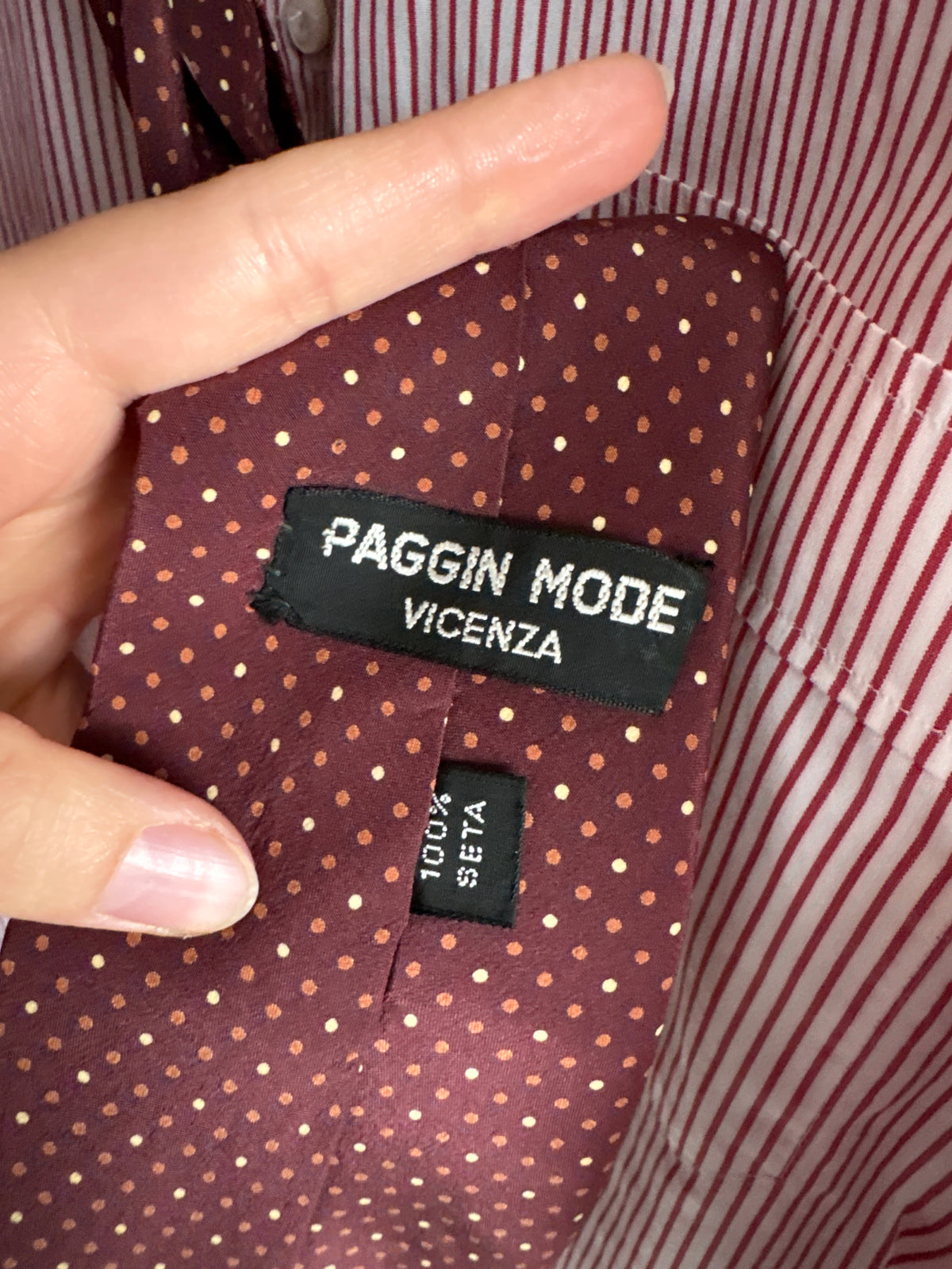 Cravata italiană de brand high end bordo cu buline din mătase naturală