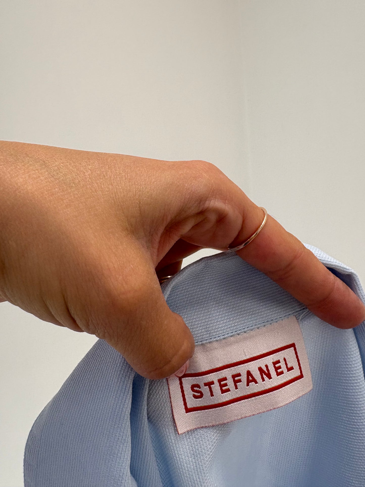 Cămașa premium baby blue Stefanel din poplin excepțional texturat