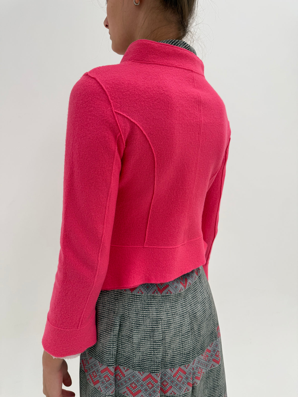 Sacou cambrat superb electric pink din boiled wool extrafin subțire cu peplum